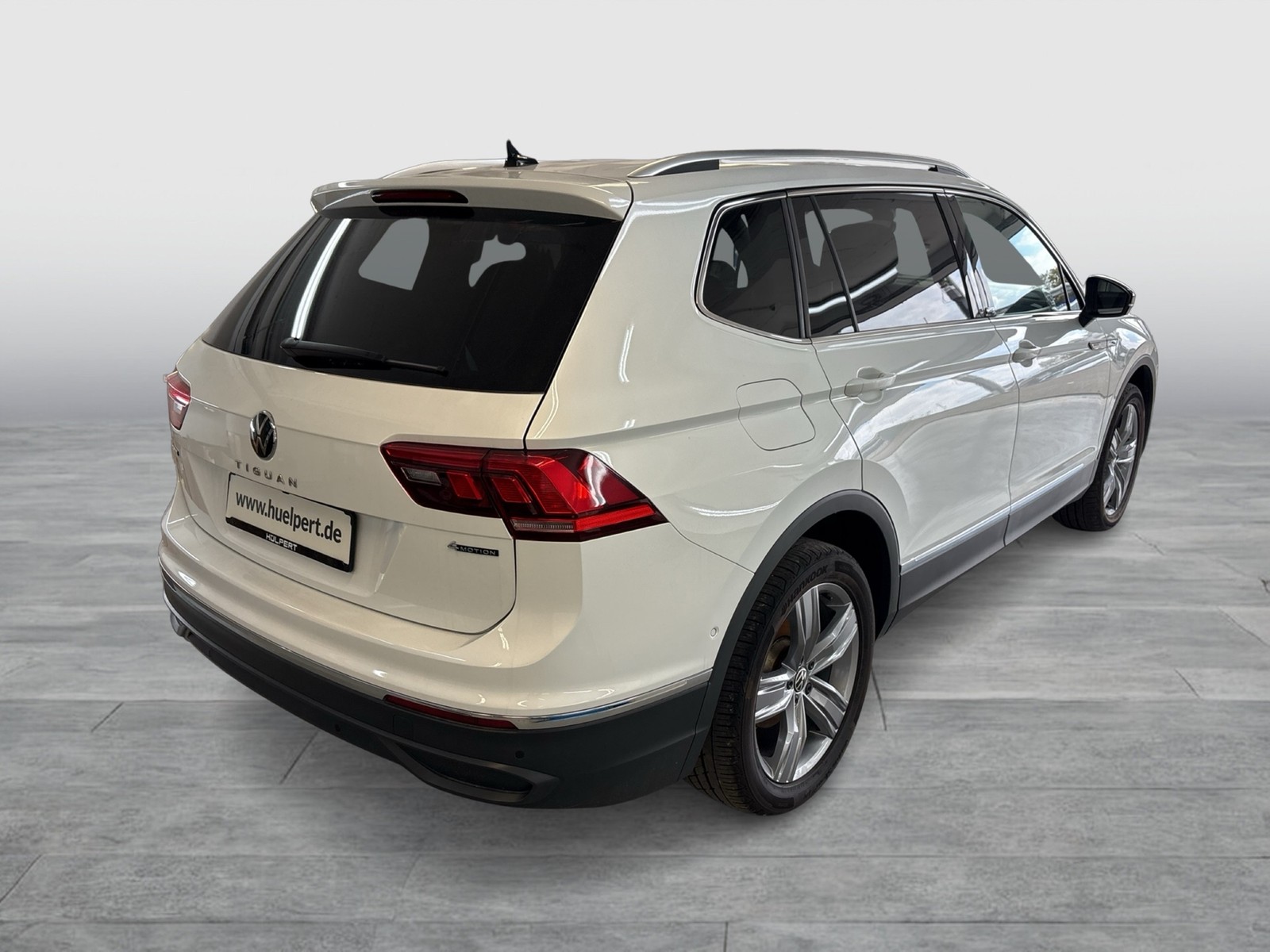 Volkswagen Tiguan Allspace 2.0 MOVE 4X4 PANO AHK CAM LM19