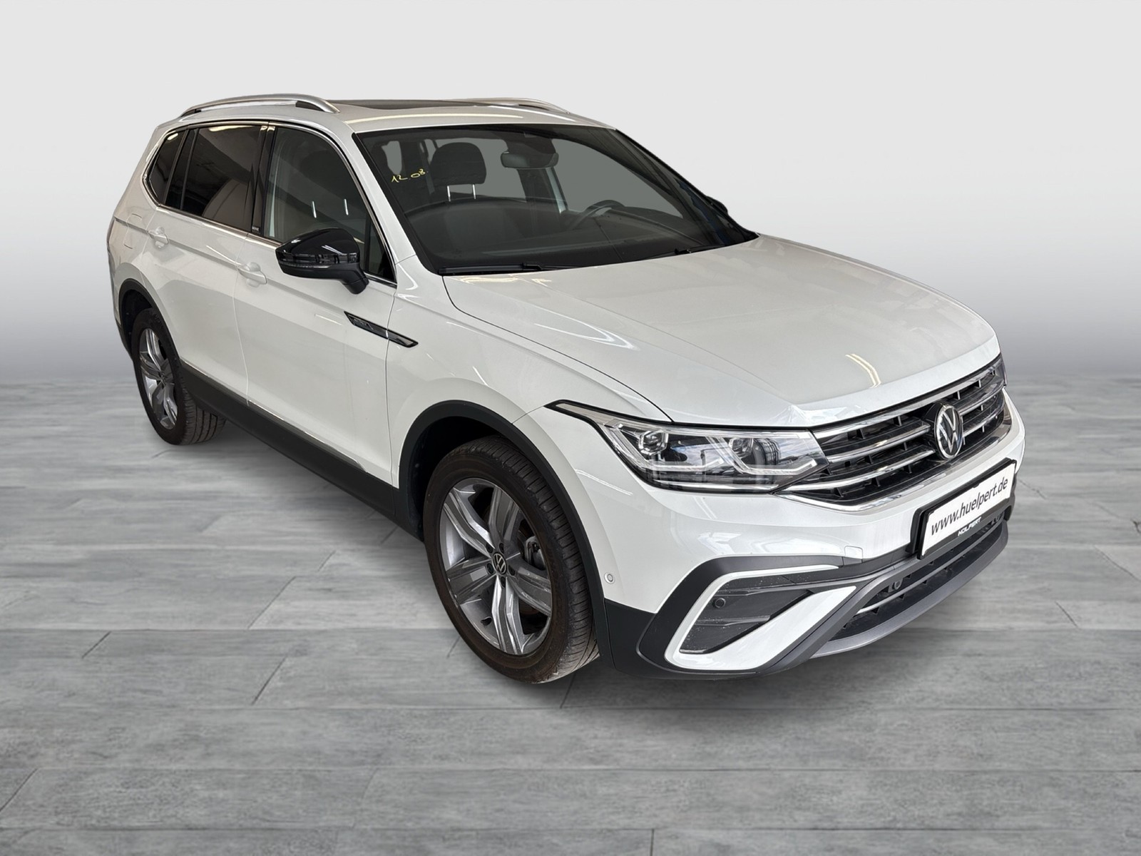 Volkswagen Tiguan Allspace 2.0 MOVE 4X4 PANO AHK CAM LM19