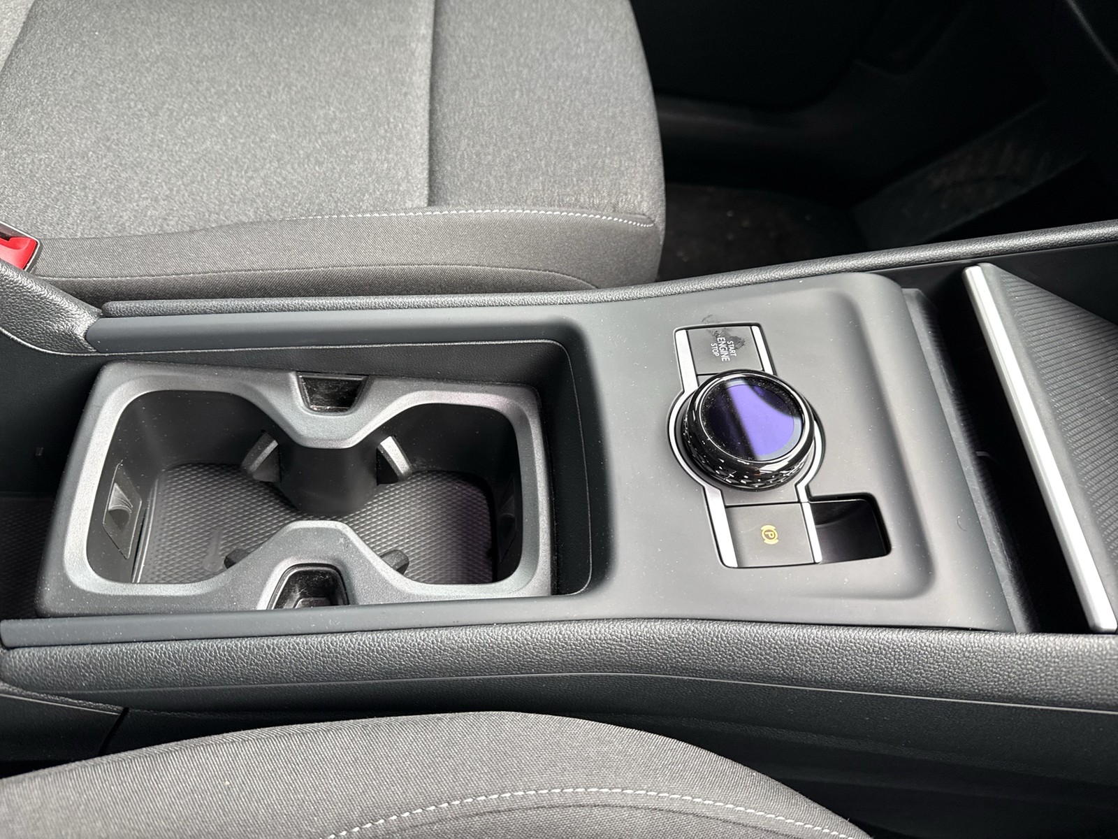 Volkswagen Tiguan 1.5 eTSI NEUES MODELL AHK CAM NAVI LM17