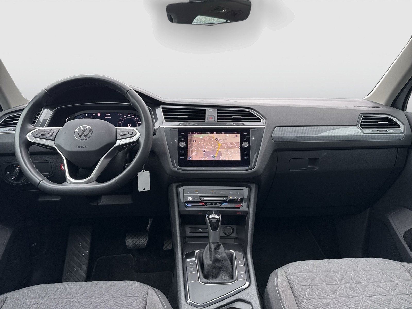 Volkswagen Tiguan 1.5 LIFE PANO 360CAM ACC NAVI LM17 SITZHZ