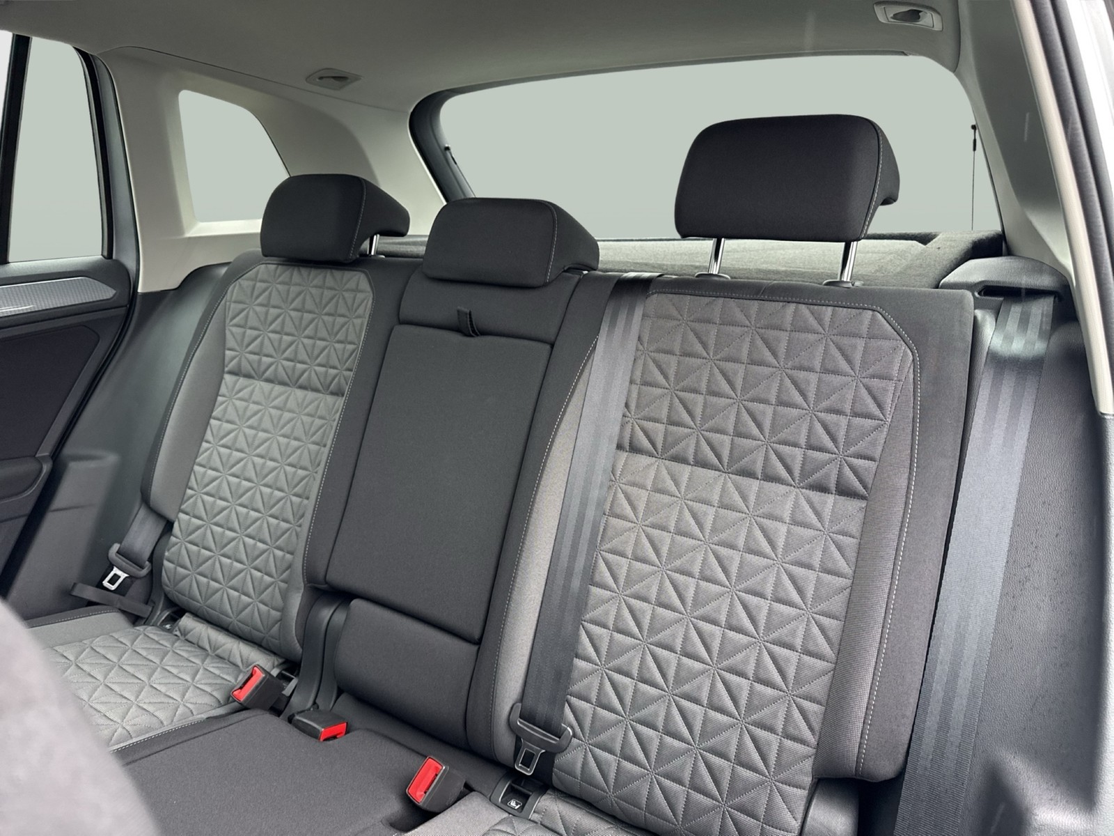 Volkswagen Tiguan 1.5 LIFE PANO 360CAM ACC NAVI LM17 SITZHZ