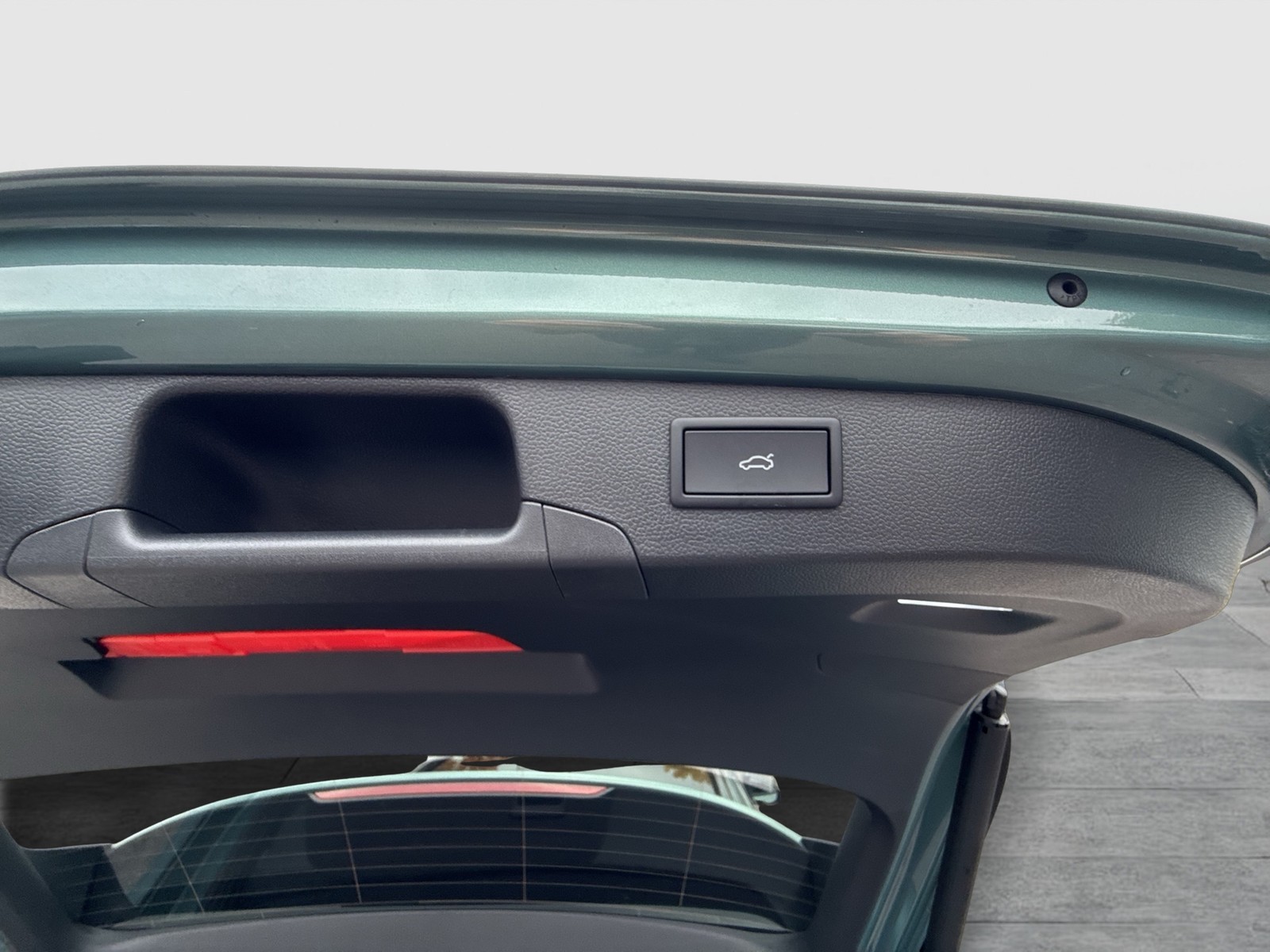 Volkswagen Passat Variant 2.0 R-LINE 4X4 NEUESMODELL AHK 19Z