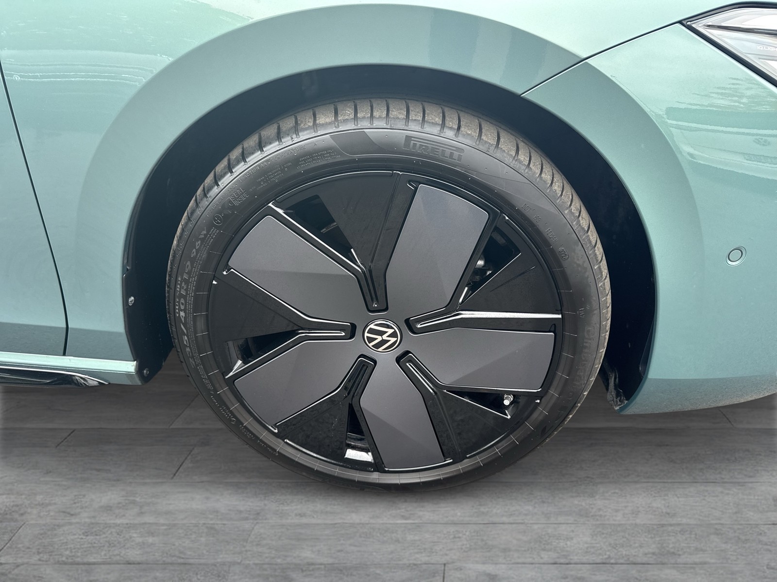 Volkswagen Passat Variant 2.0 R-LINE 4X4 NEUESMODELL AHK 19Z