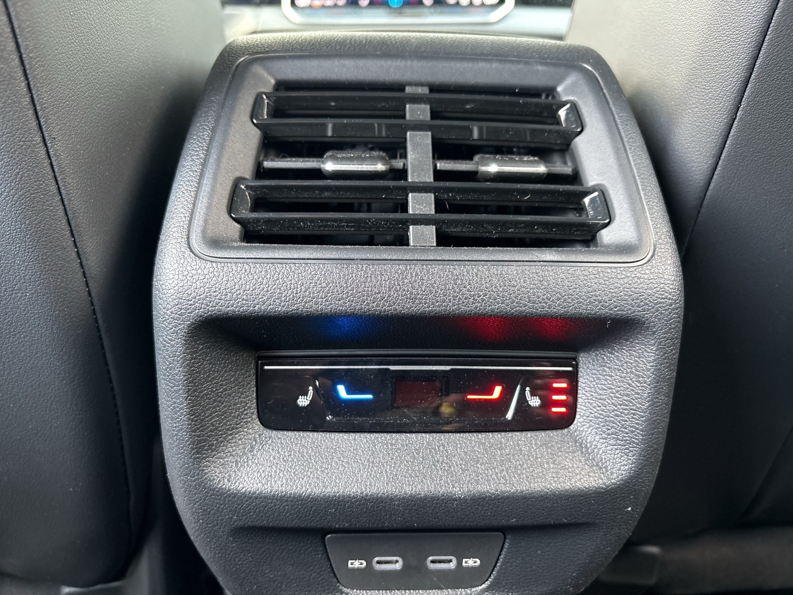 Volkswagen Tiguan 1.5 HYBRID R-LINE BLACK STYLE AHK 360°CAM