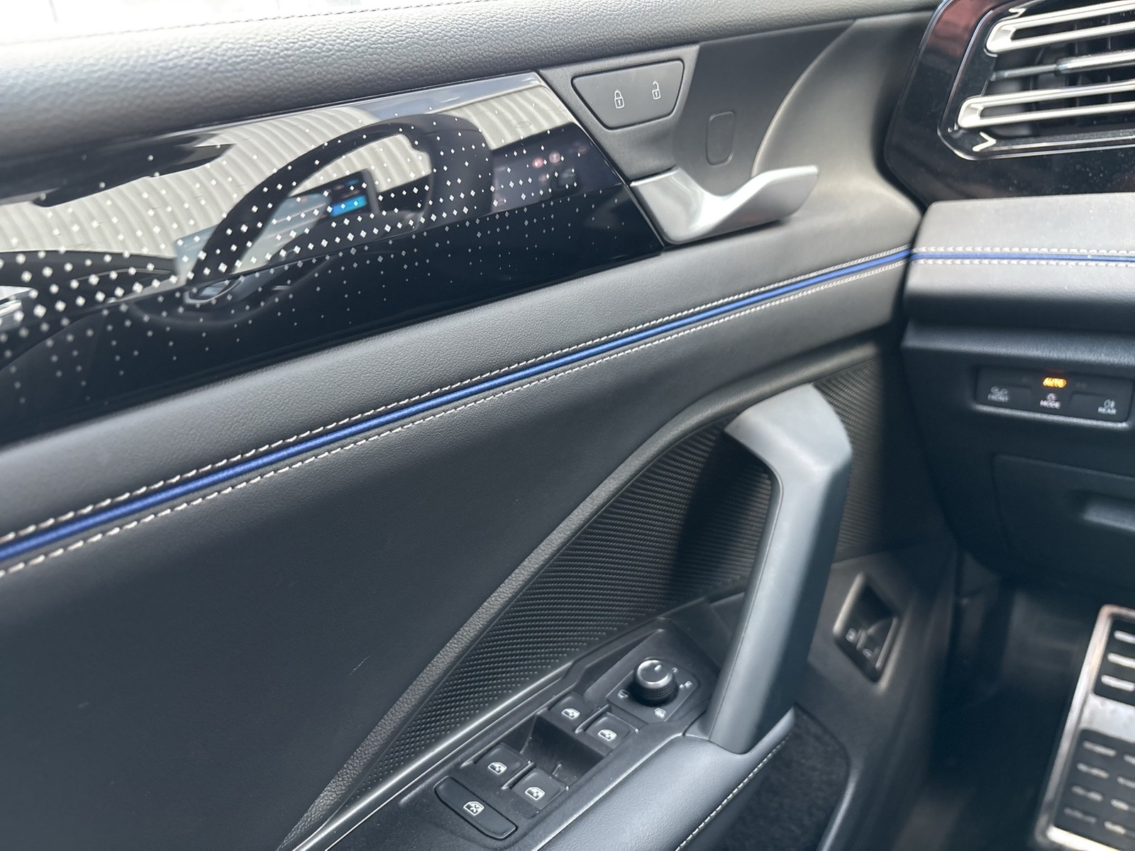 Volkswagen Tiguan 1.5 HYBRID R-LINE BLACK STYLE AHK 360°CAM