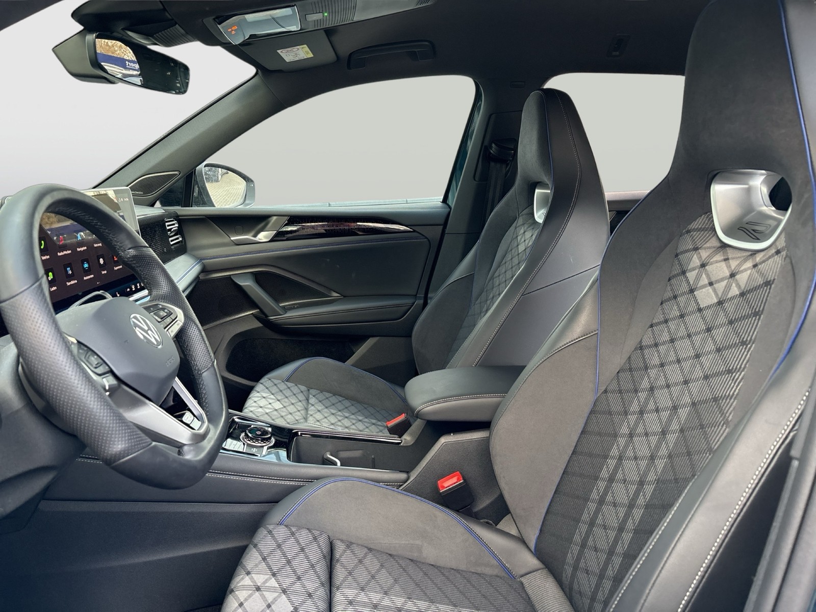 Volkswagen Tiguan 1.5 HYBRID R-LINE BLACK STYLE AHK 360°CAM