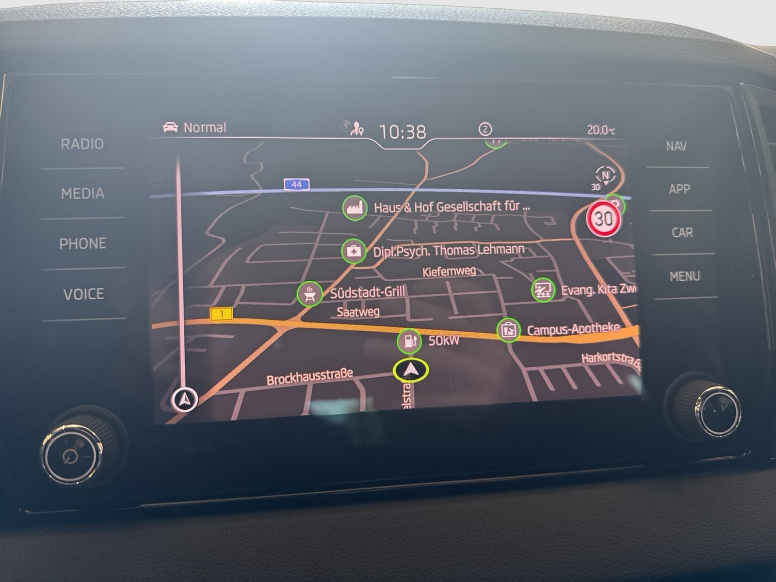 Skoda Karoq 2.0 SPORTLINE 4X4 PANO AHK CAM ACC LM18
