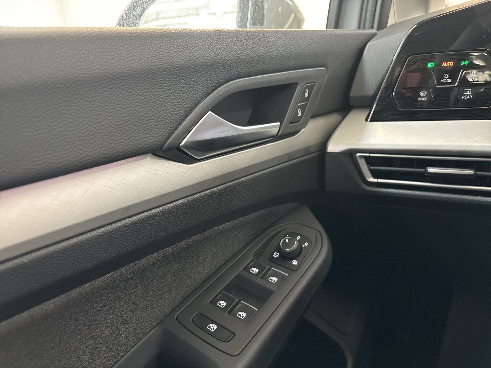 Volkswagen Golf Variant VIII 1.5 eTSI LIFE STANDHZ ACC NAVI