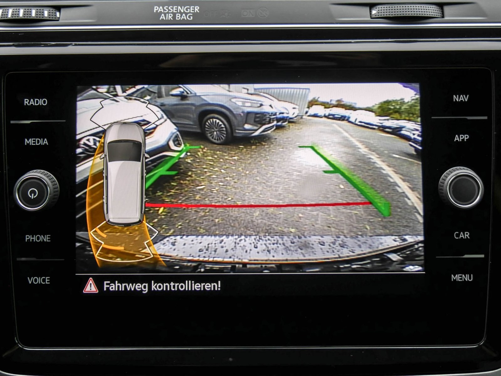 Volkswagen Touran 1.5 COMFORTLINE 7SITZE AHK CAM ACC NAVI