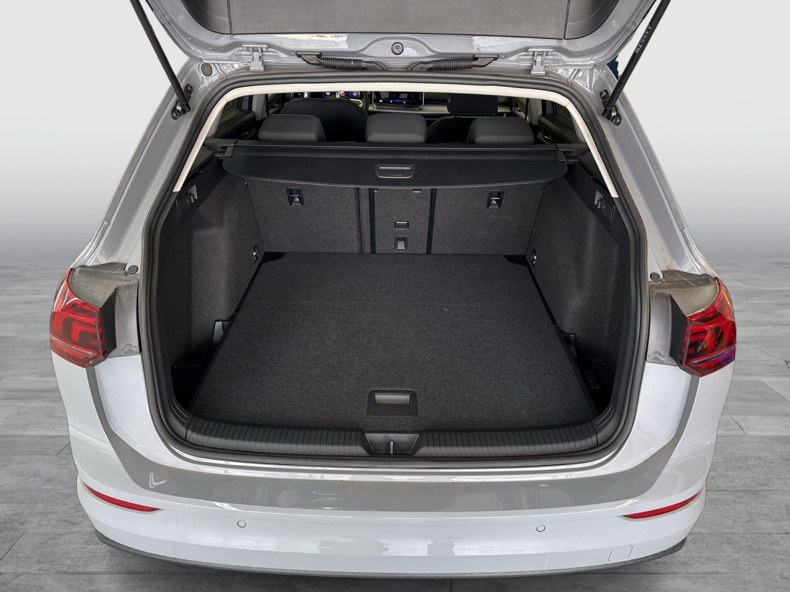 Volkswagen Golf Variant VIII 1.5 eTSI LIFE FACELIFT ACC NAVI