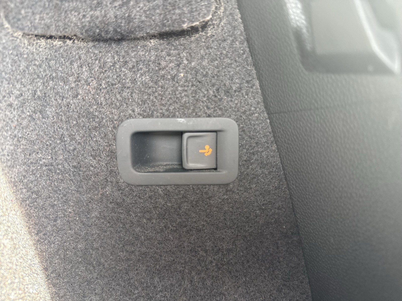 Skoda Karoq 2.0 SPORTLINE 4X4 LEDER PANO AHK 360°CAM