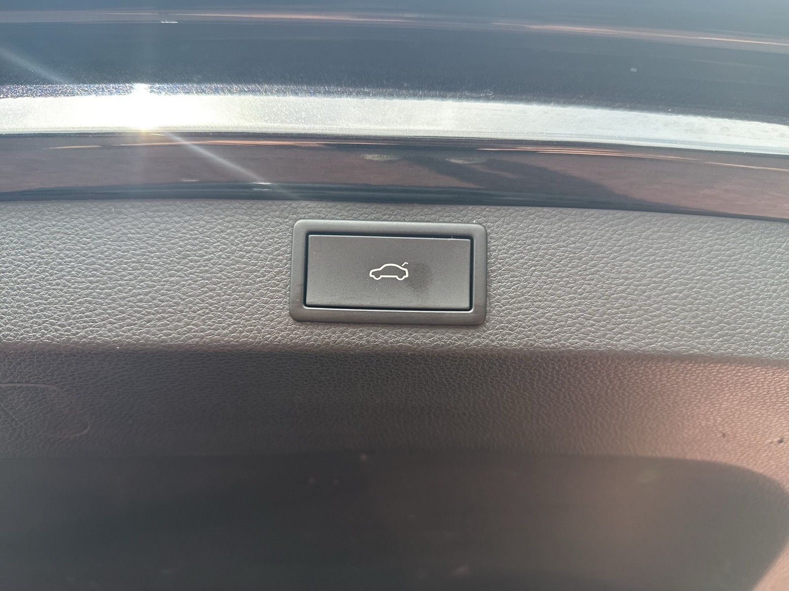 Skoda Karoq 2.0 SPORTLINE 4X4 LEDER PANO AHK 360°CAM