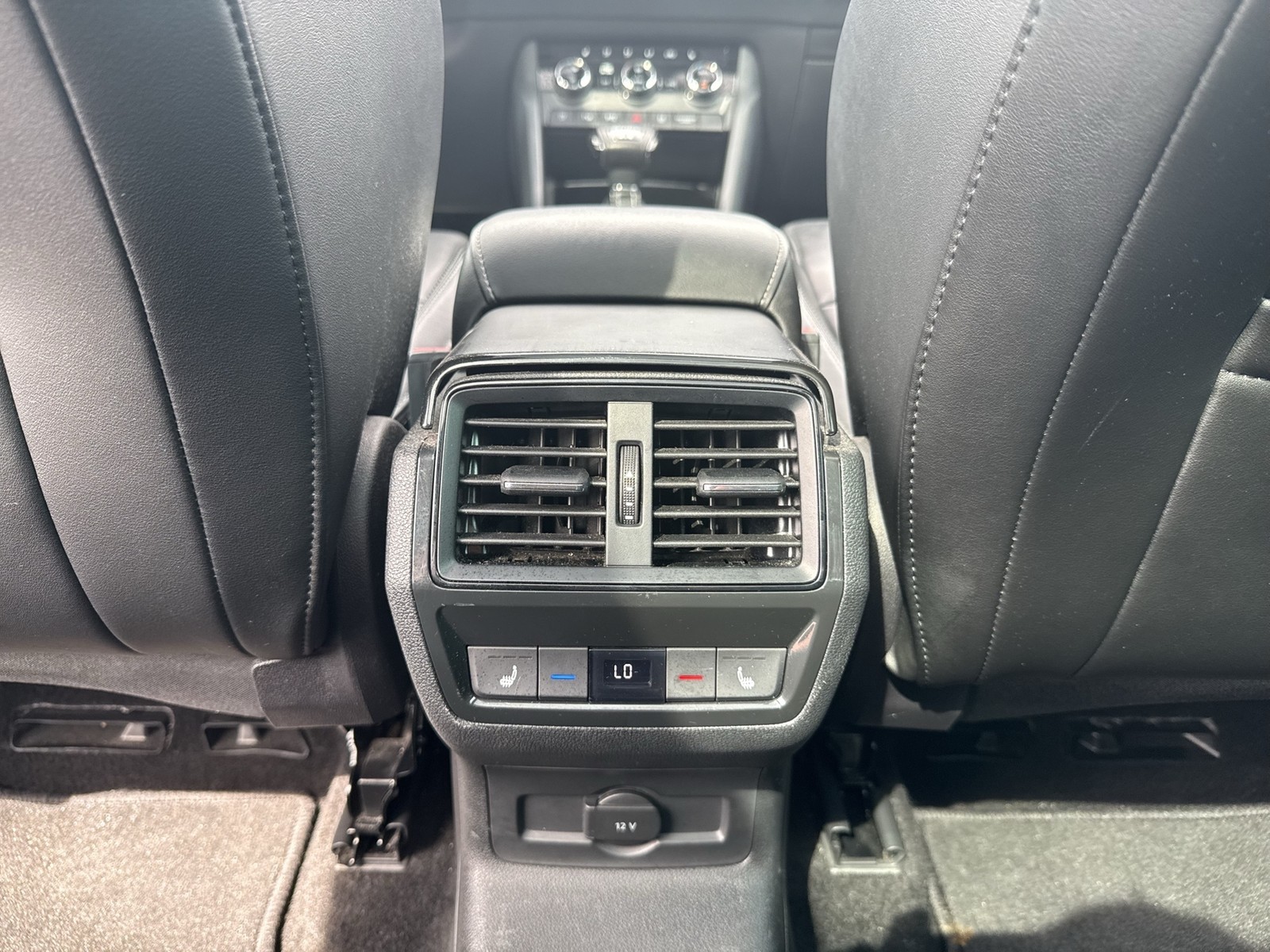 Skoda Karoq 2.0 SPORTLINE 4X4 LEDER PANO AHK 360°CAM