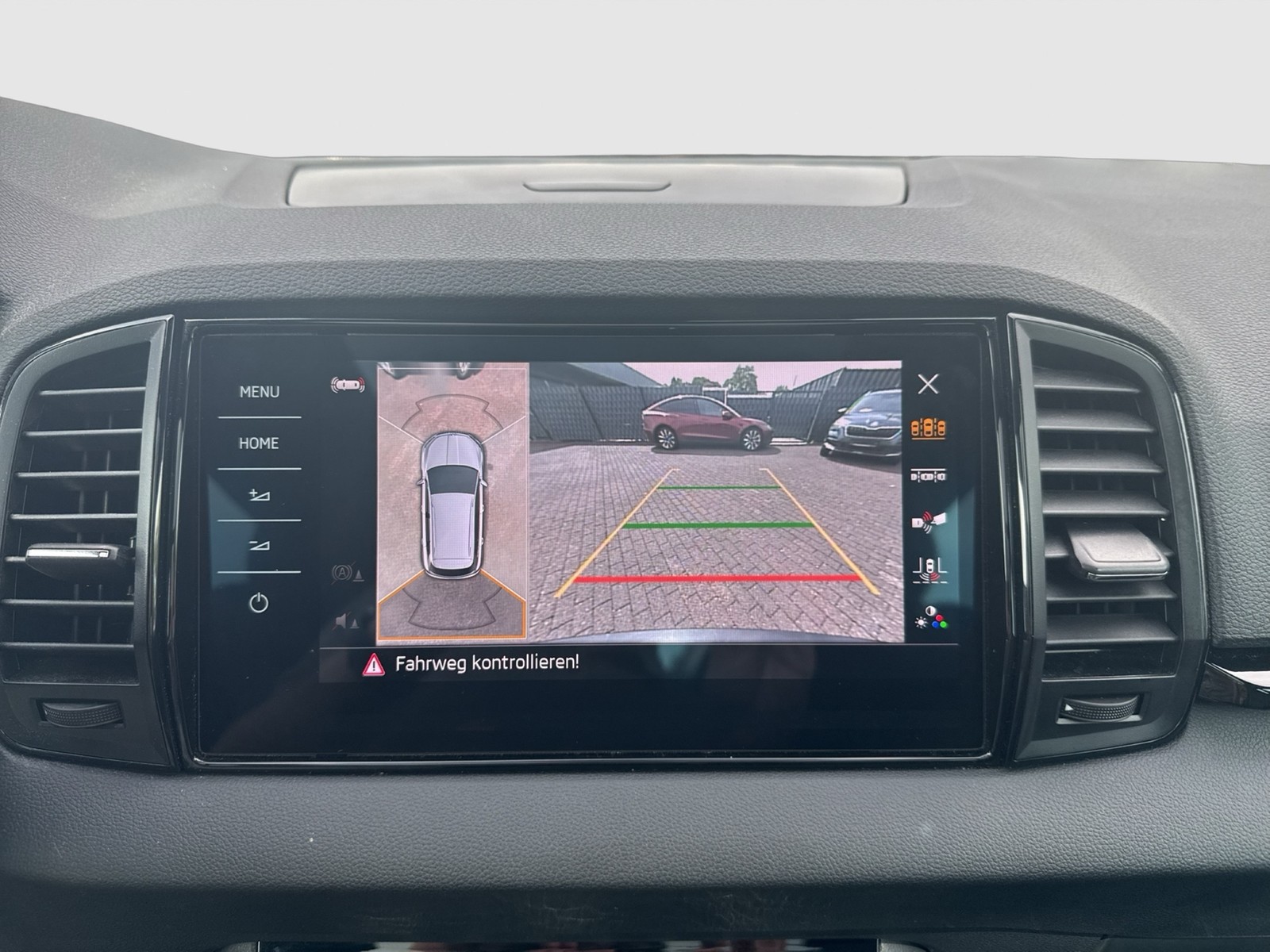 Skoda Karoq 2.0 SPORTLINE 4X4 LEDER PANO AHK 360°CAM