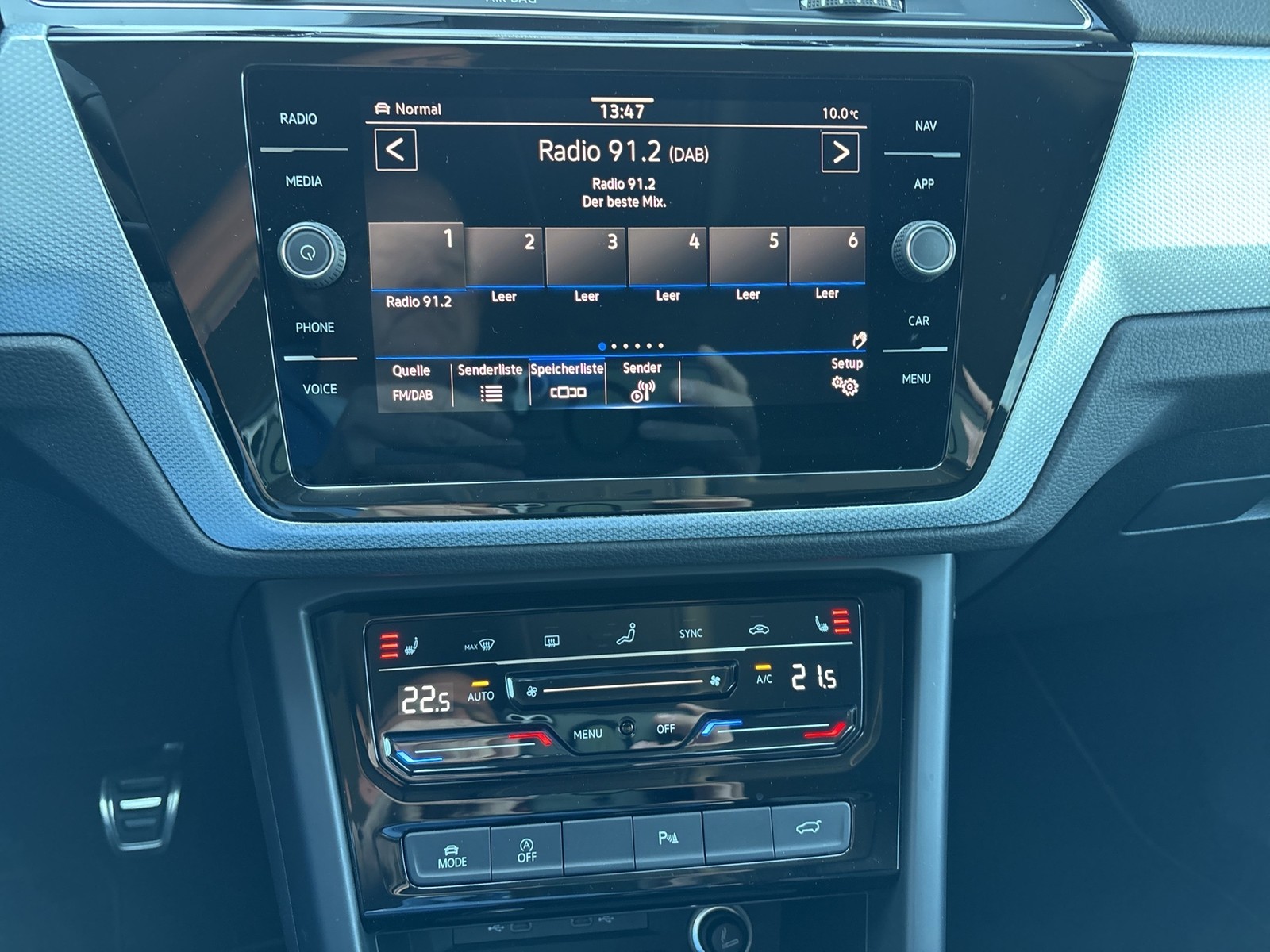 Volkswagen Touran 2.0 GOAL 7SITZE AHK CAM ACC NAVI CARPLAY