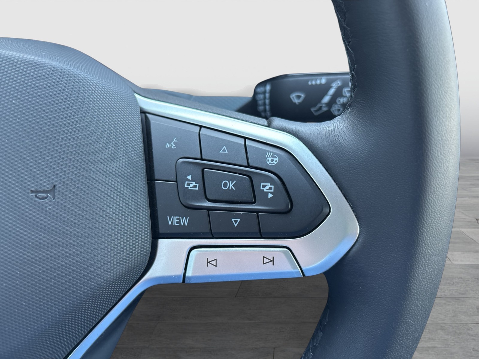 Volkswagen Touran 2.0 GOAL 7SITZE AHK CAM ACC NAVI CARPLAY