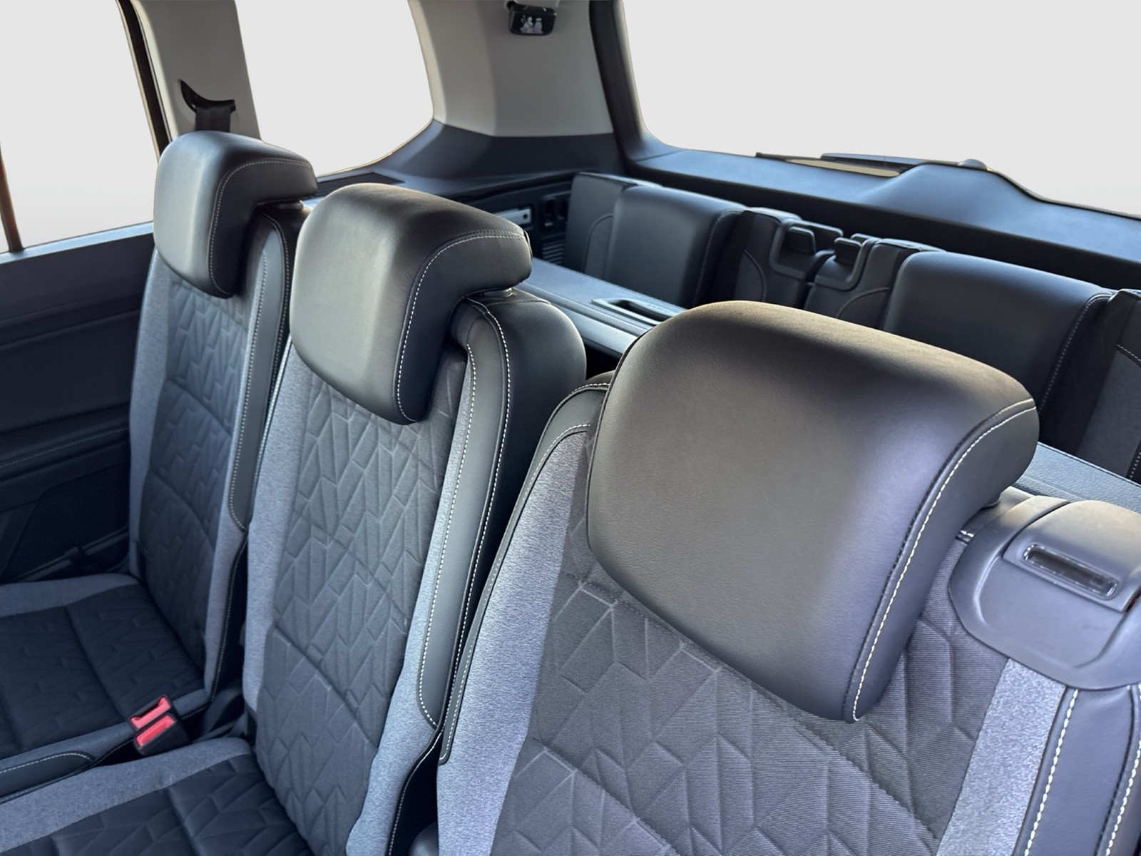 Volkswagen Touran 2.0 GOAL 7SITZE AHK CAM ACC NAVI CARPLAY