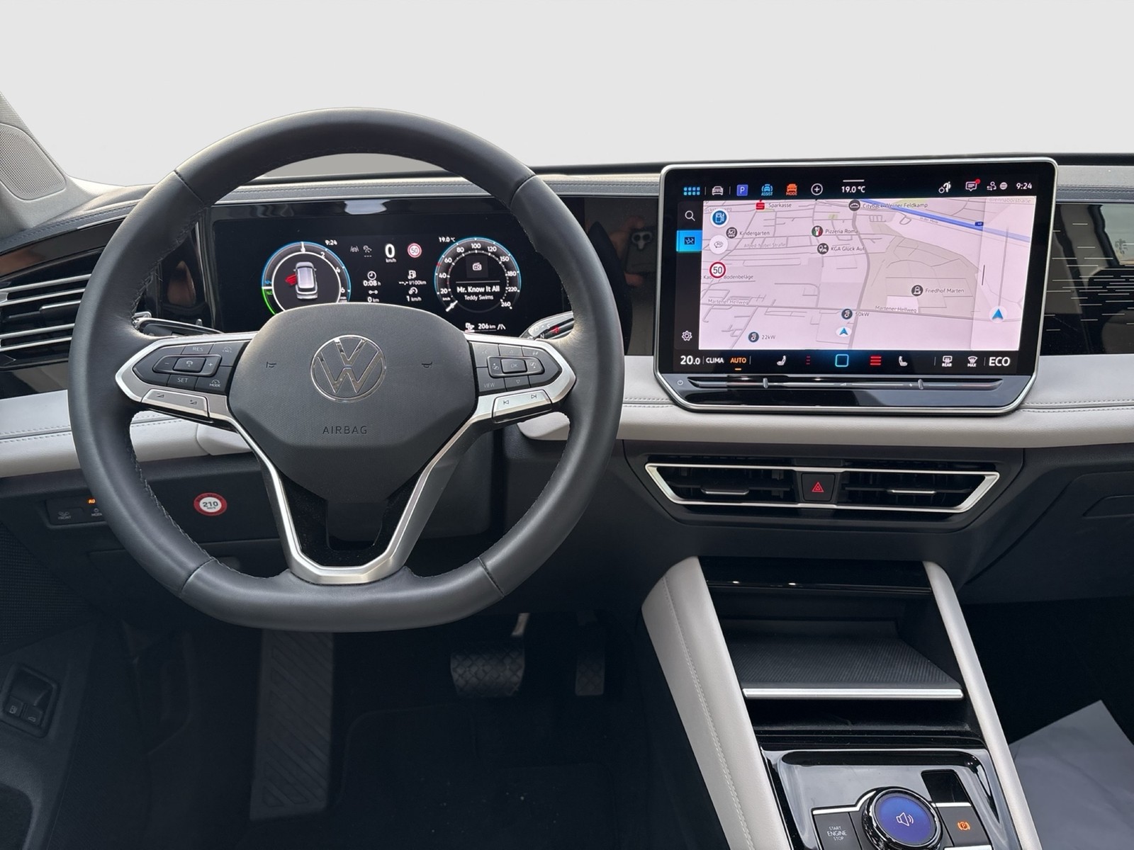 Volkswagen Tiguan 1.5 HYBRID ELEGANCE 360°CAM ACC LM18 NAVI