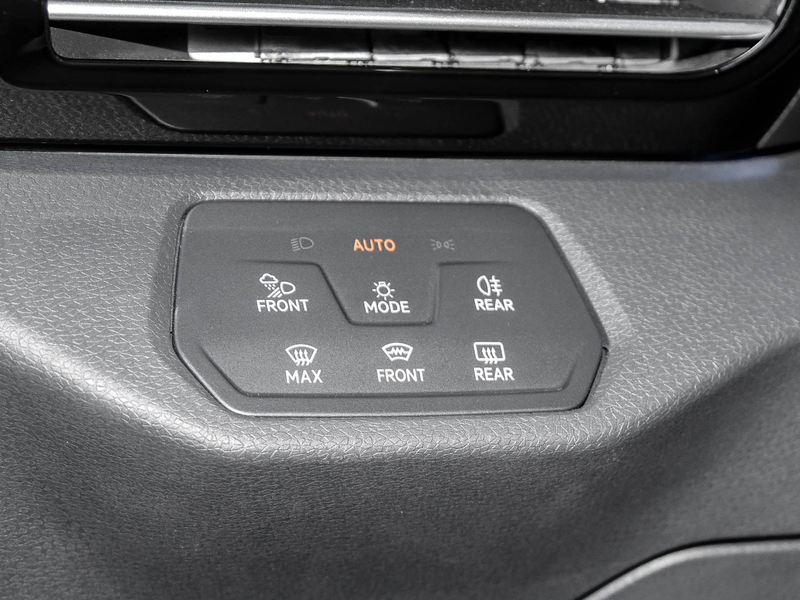 Volkswagen ID.4 GTX PANO NAVI WÄRMEPUMPE eKLAPPE 4x4 eSITZE