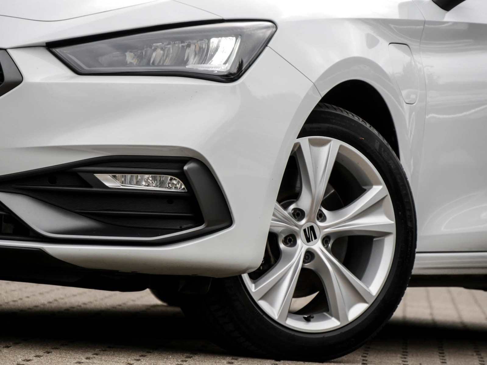 Seat Leon Sportstourer 1.4 e-Hybrid FR SITZHEIZ. NAVI