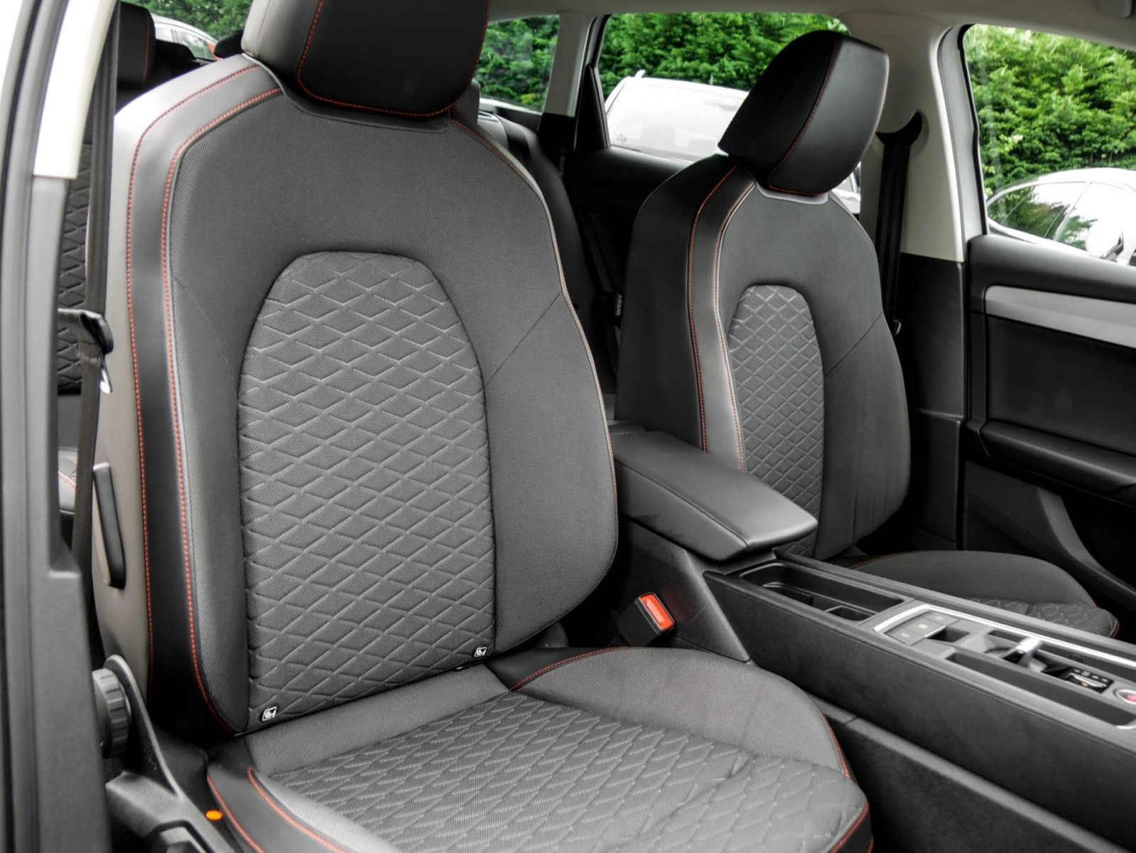 Seat Leon Sportstourer 1.4 e-Hybrid FR SITZHEIZ. NAVI