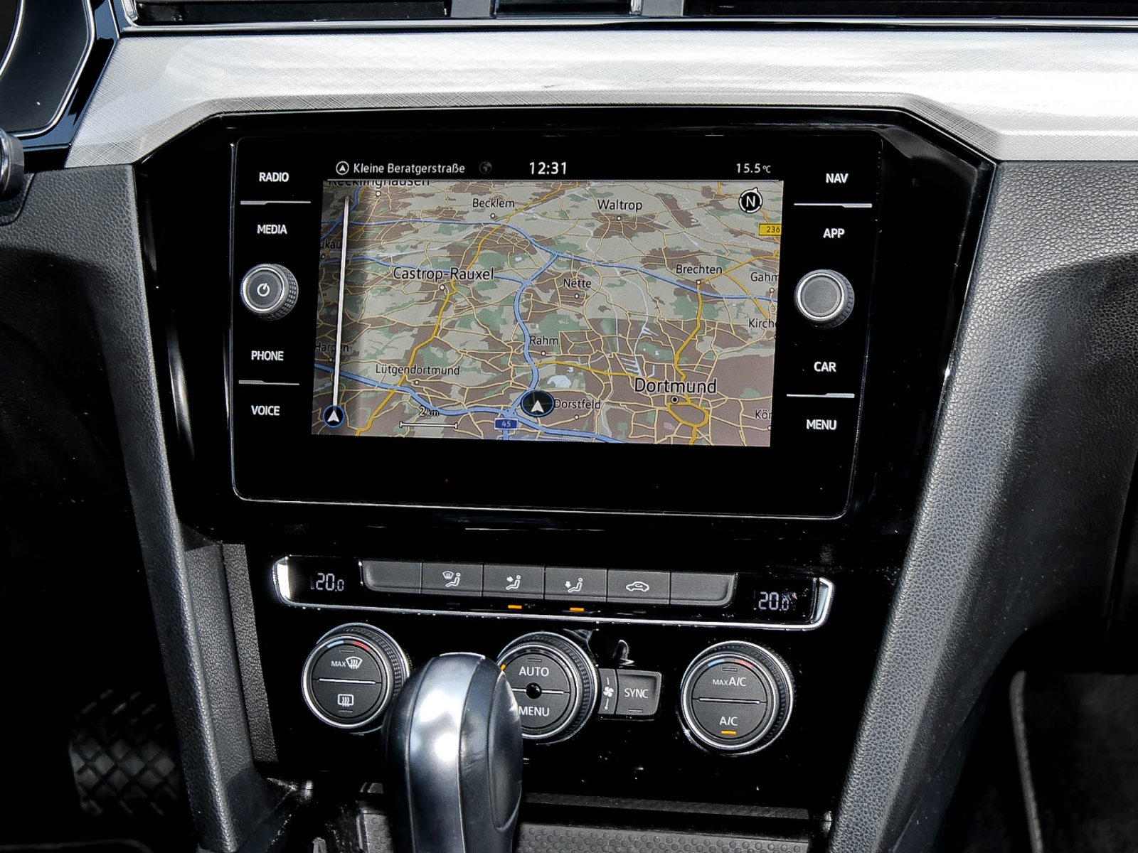 Volkswagen Passat Variant 1.5 Business NAVI AHK ALU LED