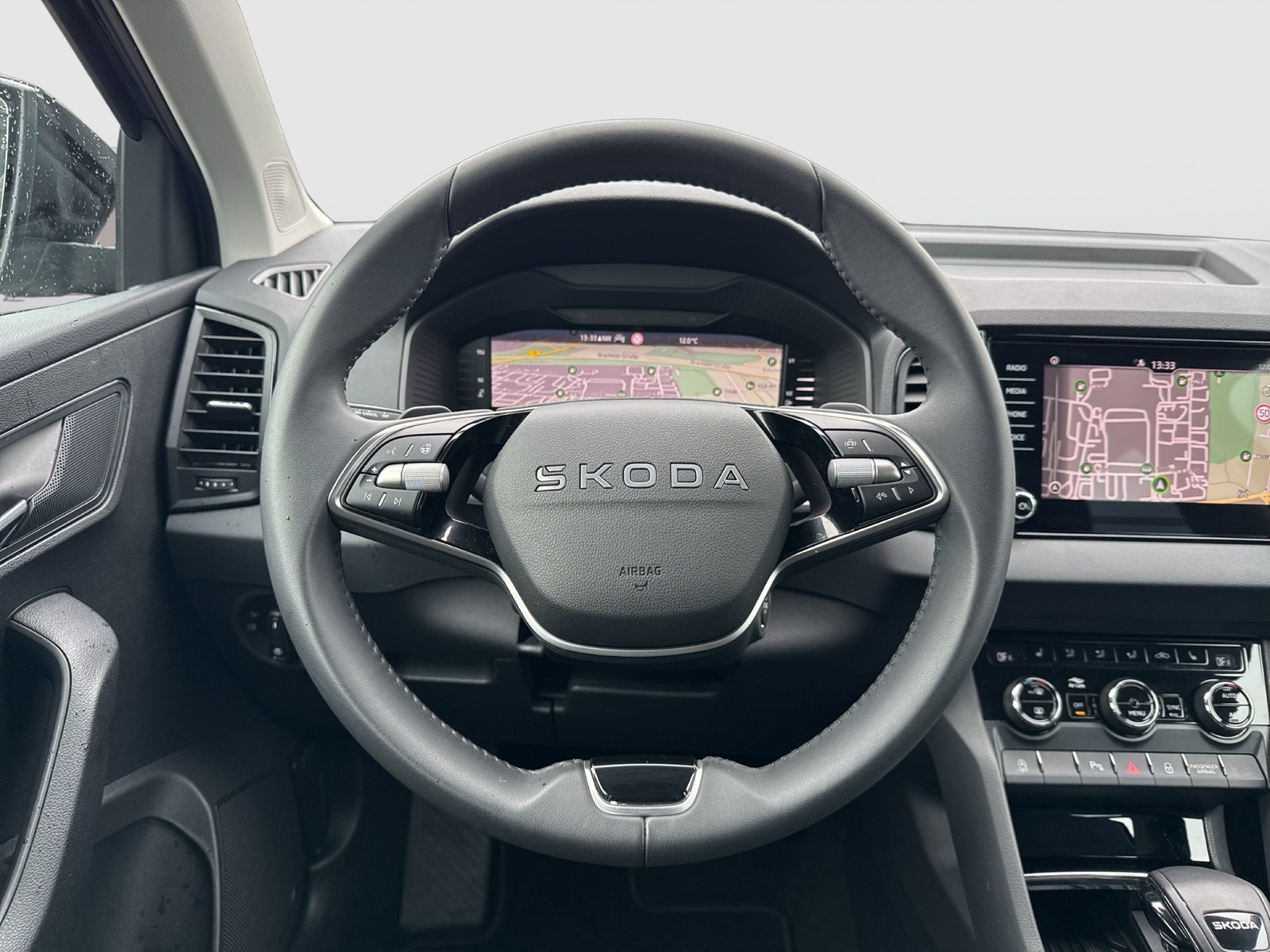 Skoda Karoq 2.0 TOUR AHK CAM MATRIX NAVI LM17 CARPLAY