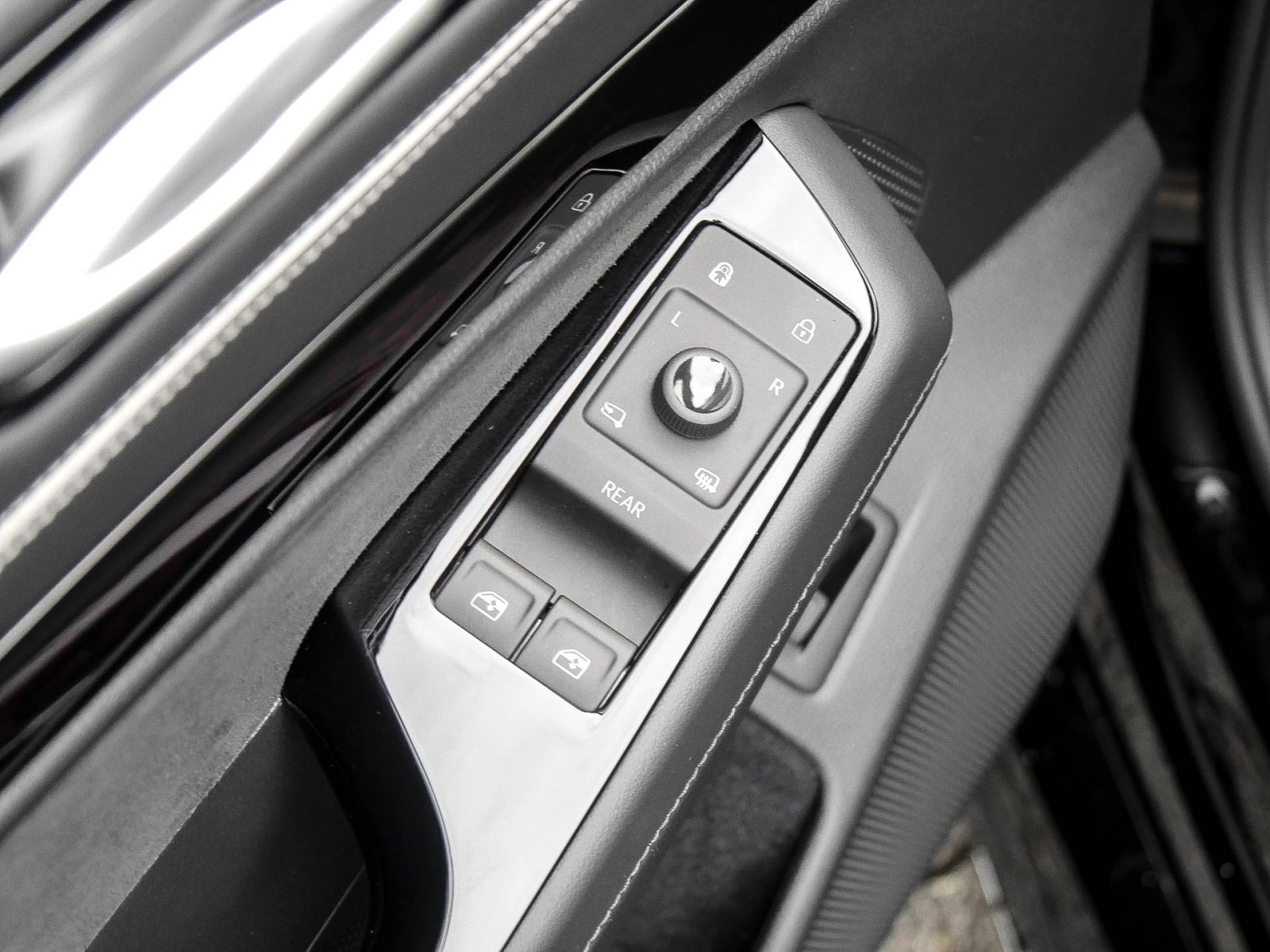 Volkswagen ID.7 Tourer PRO CAM AHK eKLAPPE ACC SITZHEIZ NAVI