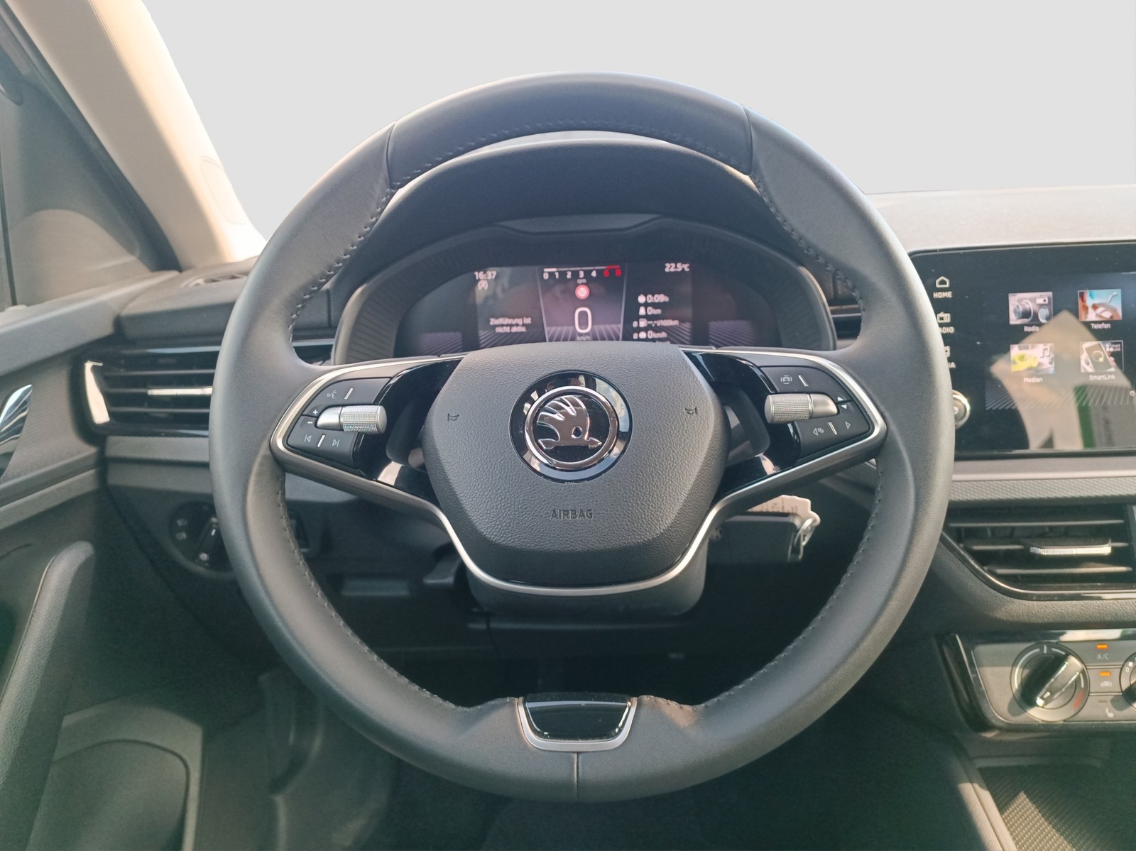 Skoda Scala 1.0TSI Essence PDC TEMPOMAT SITZHEIZUNG SMARTLINK