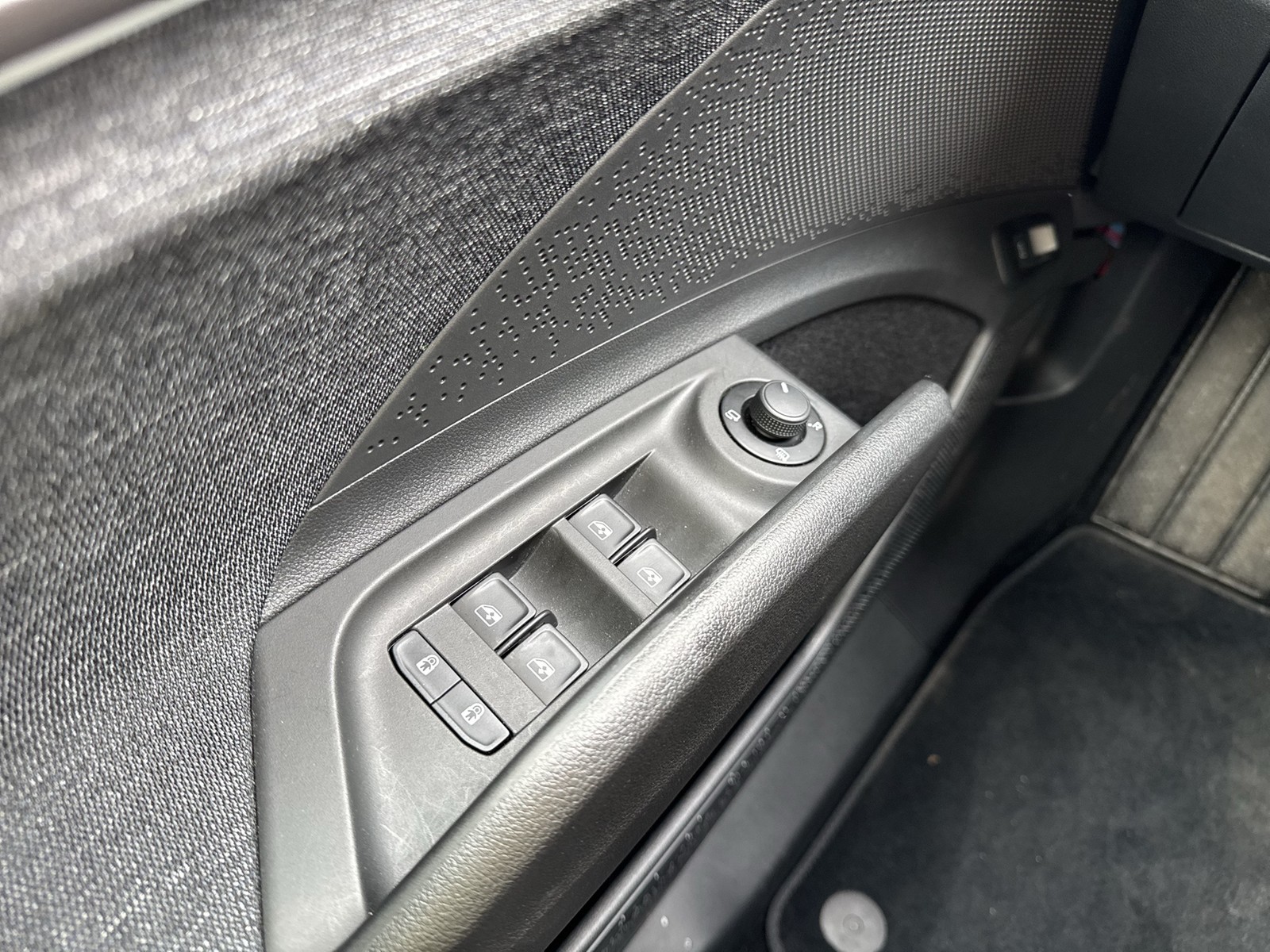 Skoda Elroq 85 LOFT WÄRMEPUMPE AHK CAM ACC LM19 MATRIX