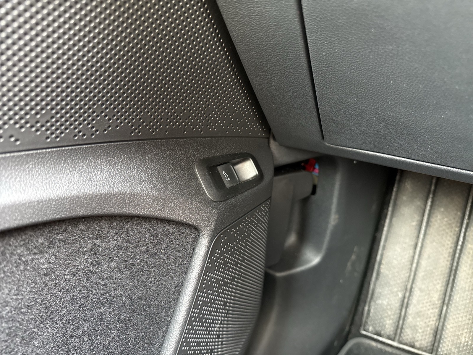 Skoda Elroq 85 LOFT WÄRMEPUMPE AHK CAM ACC LM19 MATRIX