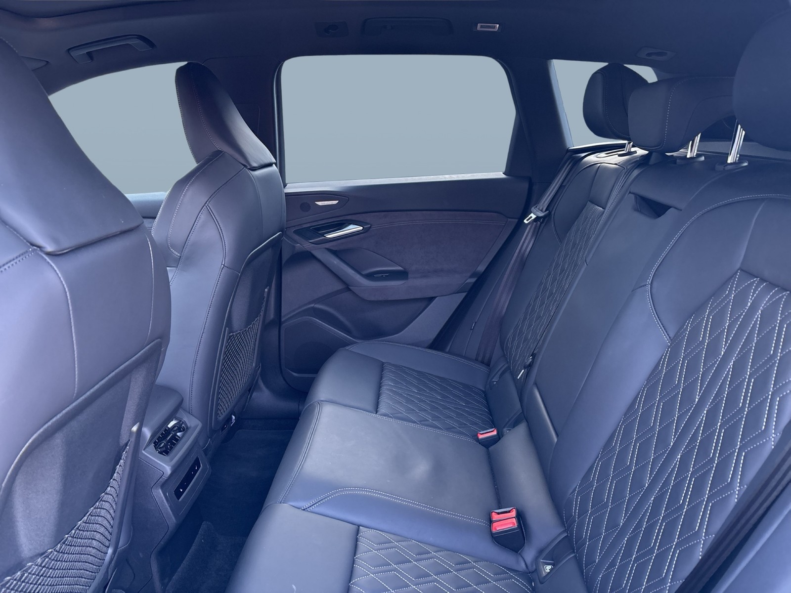 Audi Q6 e-tron quattro S LINE PANO B&O AHK 360CAM ACC