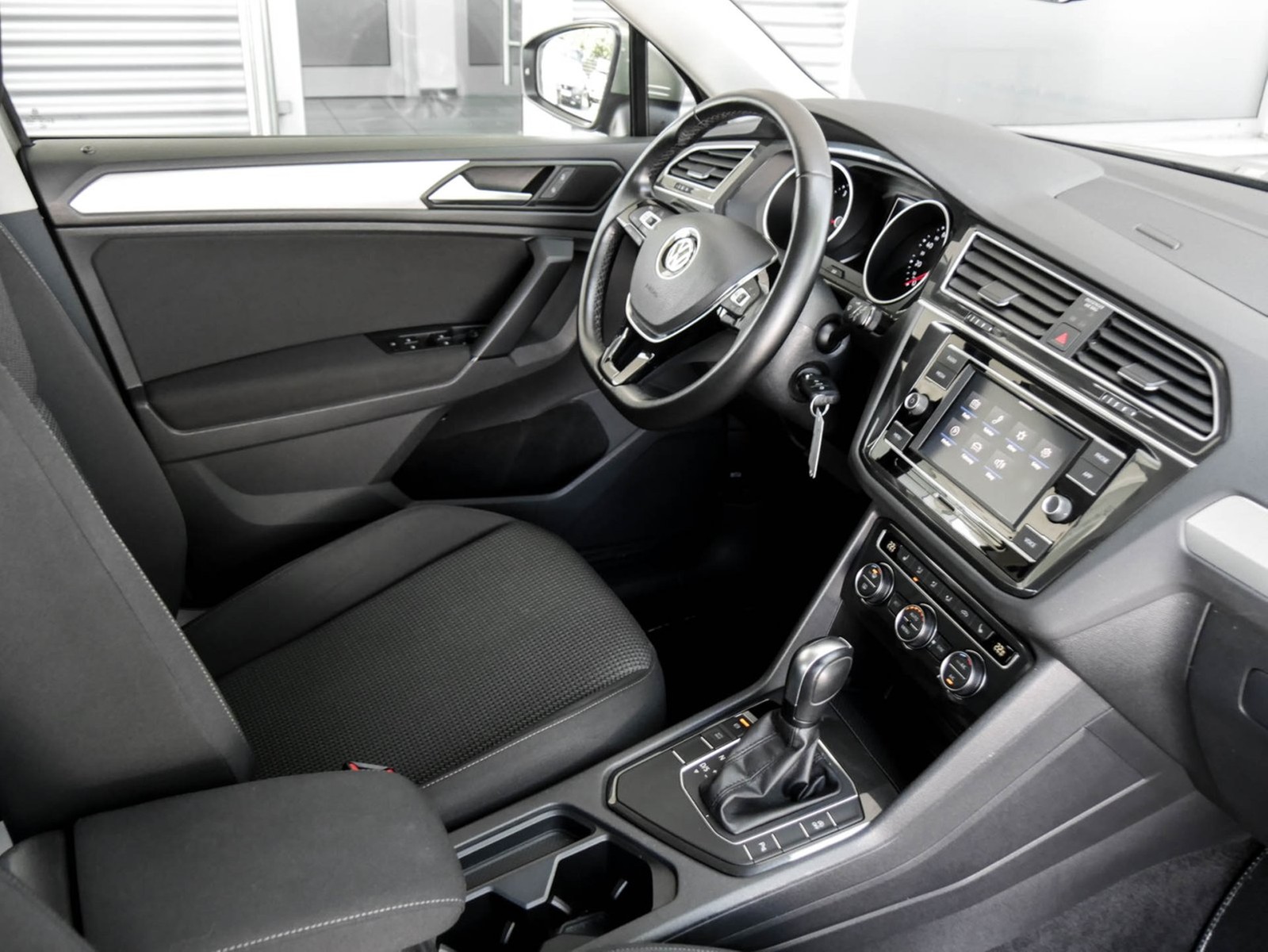 Volkswagen Tiguan 1.5 SITZHEIZUNG TEMPOMAT EINPARKHILFE USB