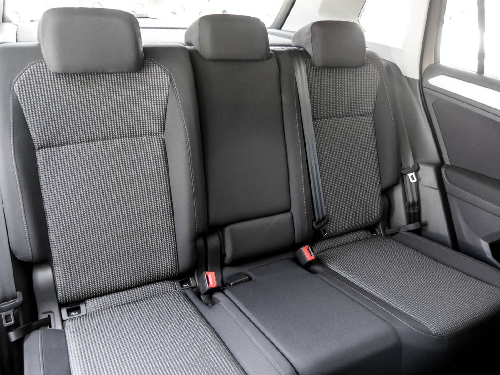 Volkswagen Tiguan 1.5 SITZHEIZUNG TEMPOMAT EINPARKHILFE USB