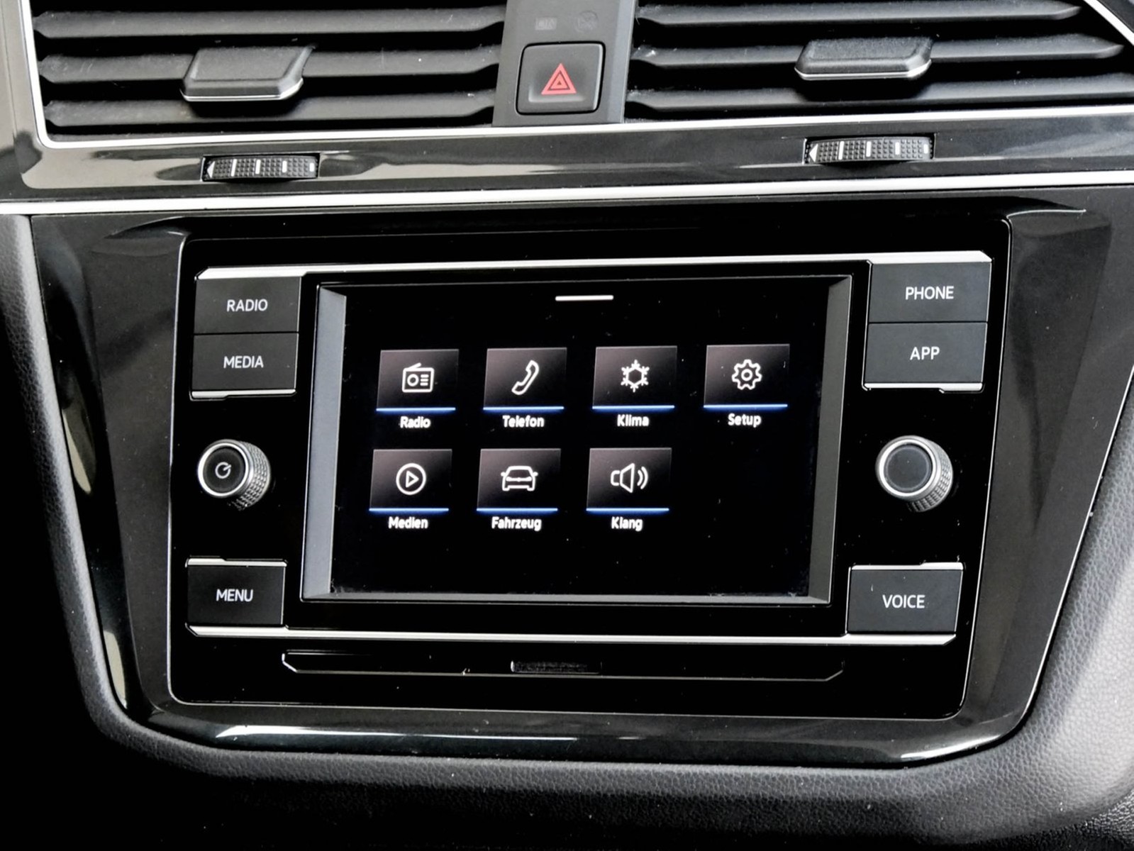 Volkswagen Tiguan 1.5 SITZHEIZUNG TEMPOMAT EINPARKHILFE USB