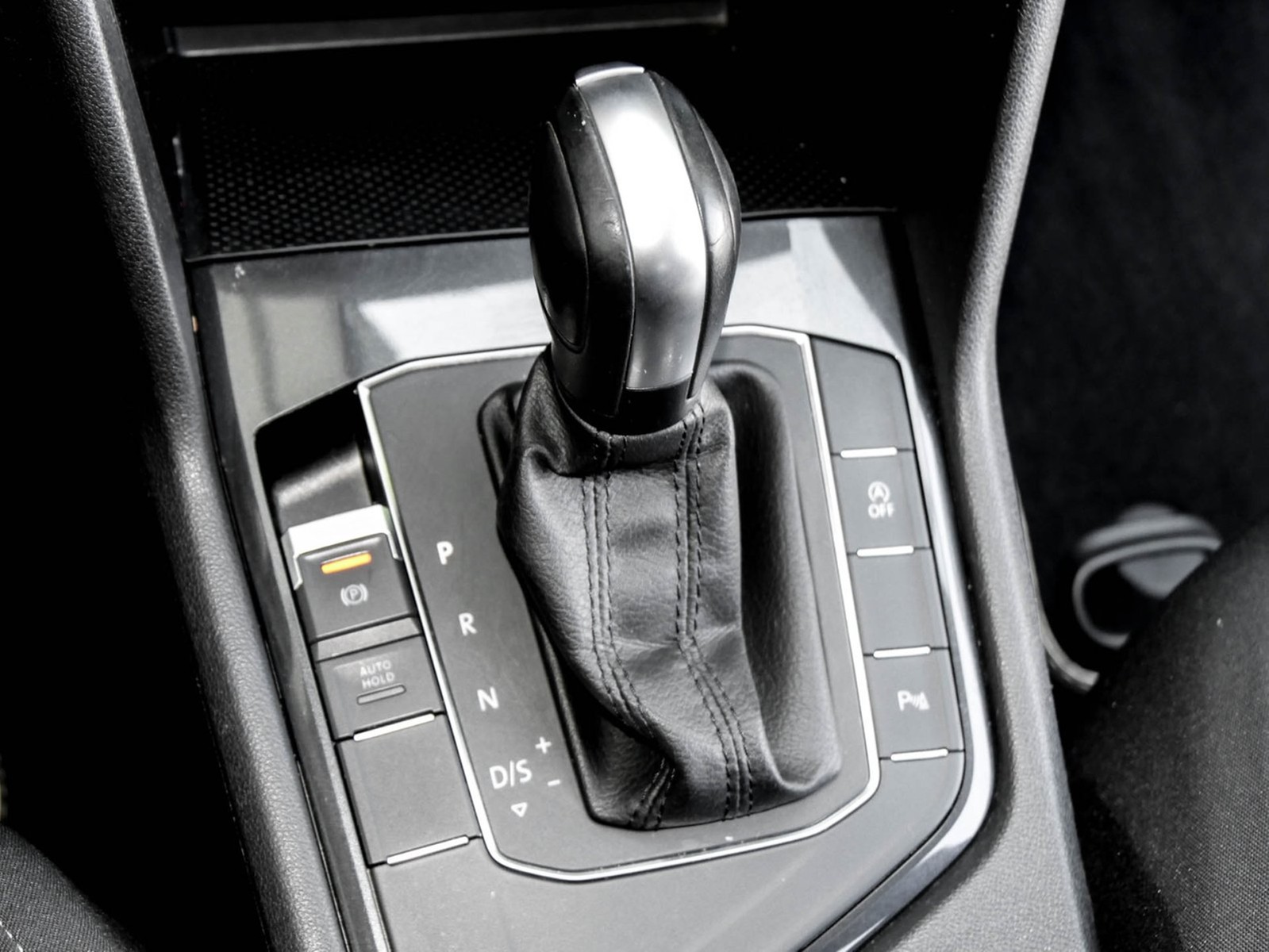 Volkswagen Tiguan 1.5 SITZHEIZUNG TEMPOMAT EINPARKHILFE USB
