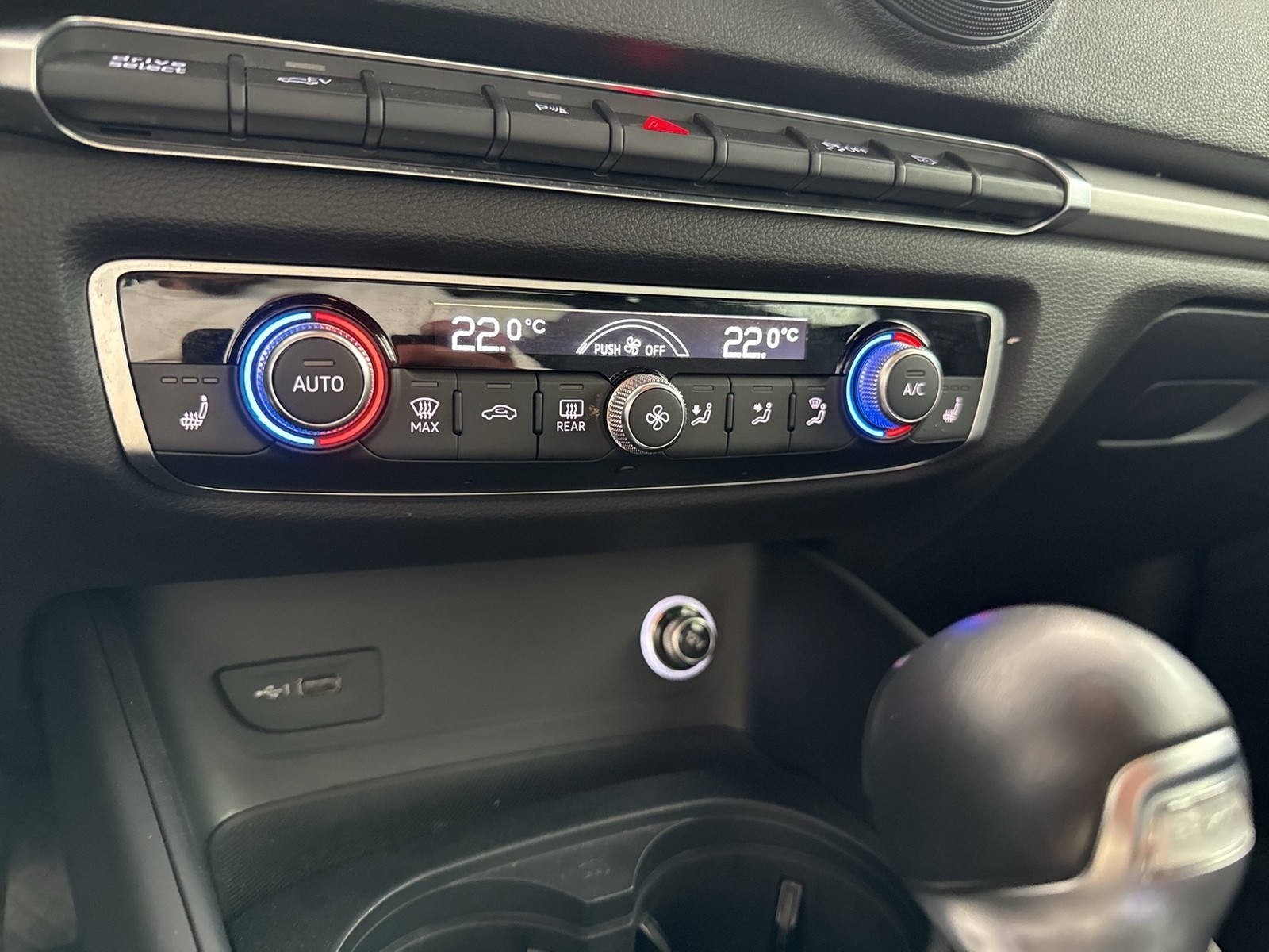 Audi A3 Sportback 40 HYBRID CAM NAVI+ ALU SITZHEIZUNG
