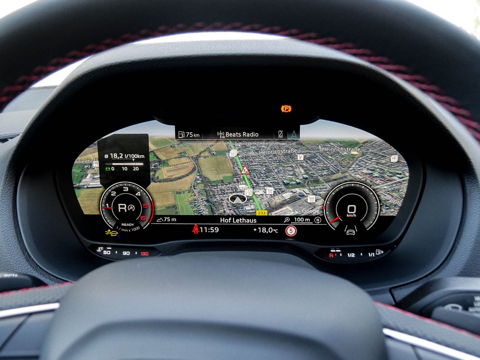Audi Q2 35 S LINE NAVI+ AHK SPORTSITZE LM17