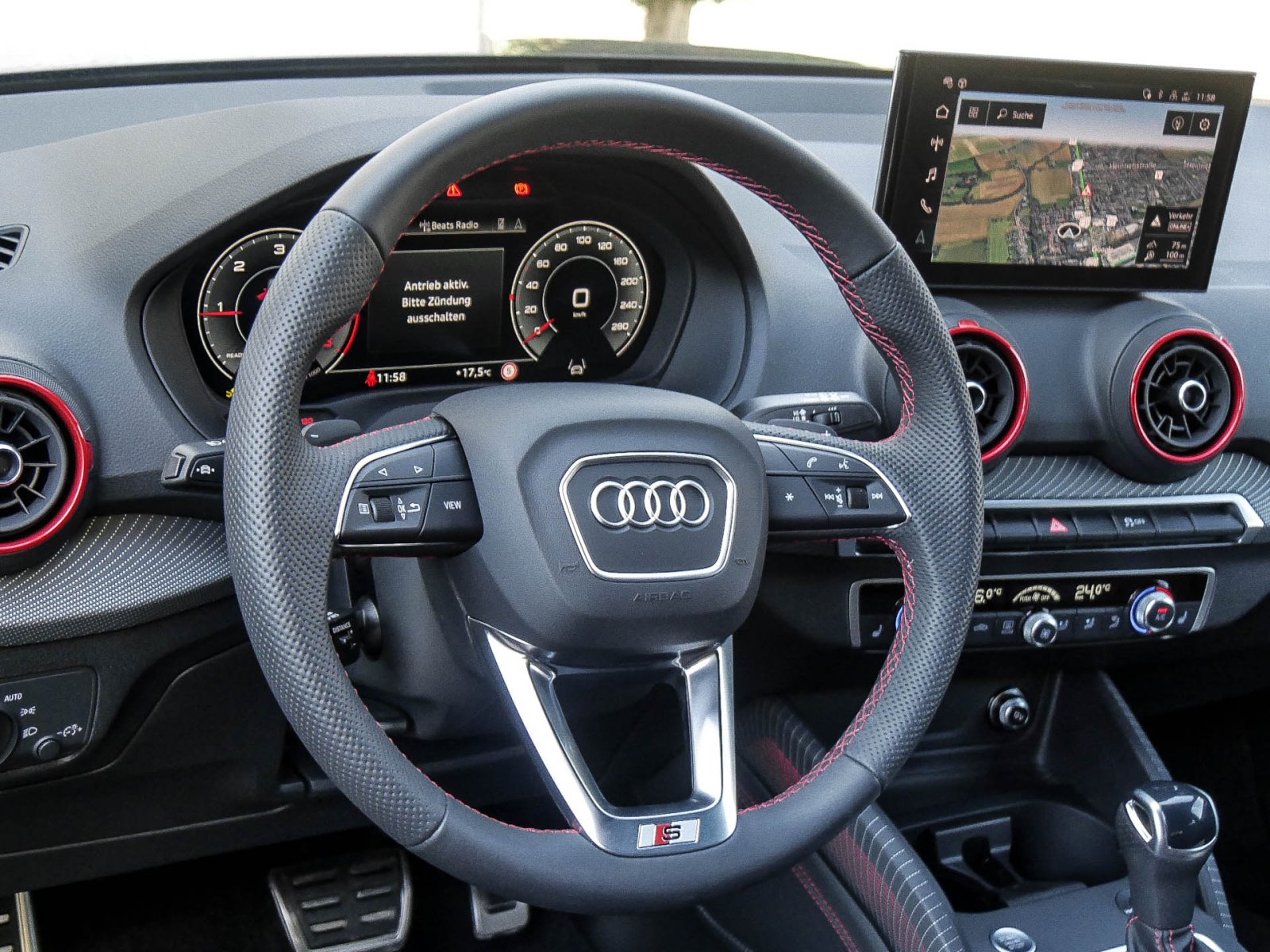 Audi Q2 35 S LINE NAVI+ AHK SPORTSITZE LM17