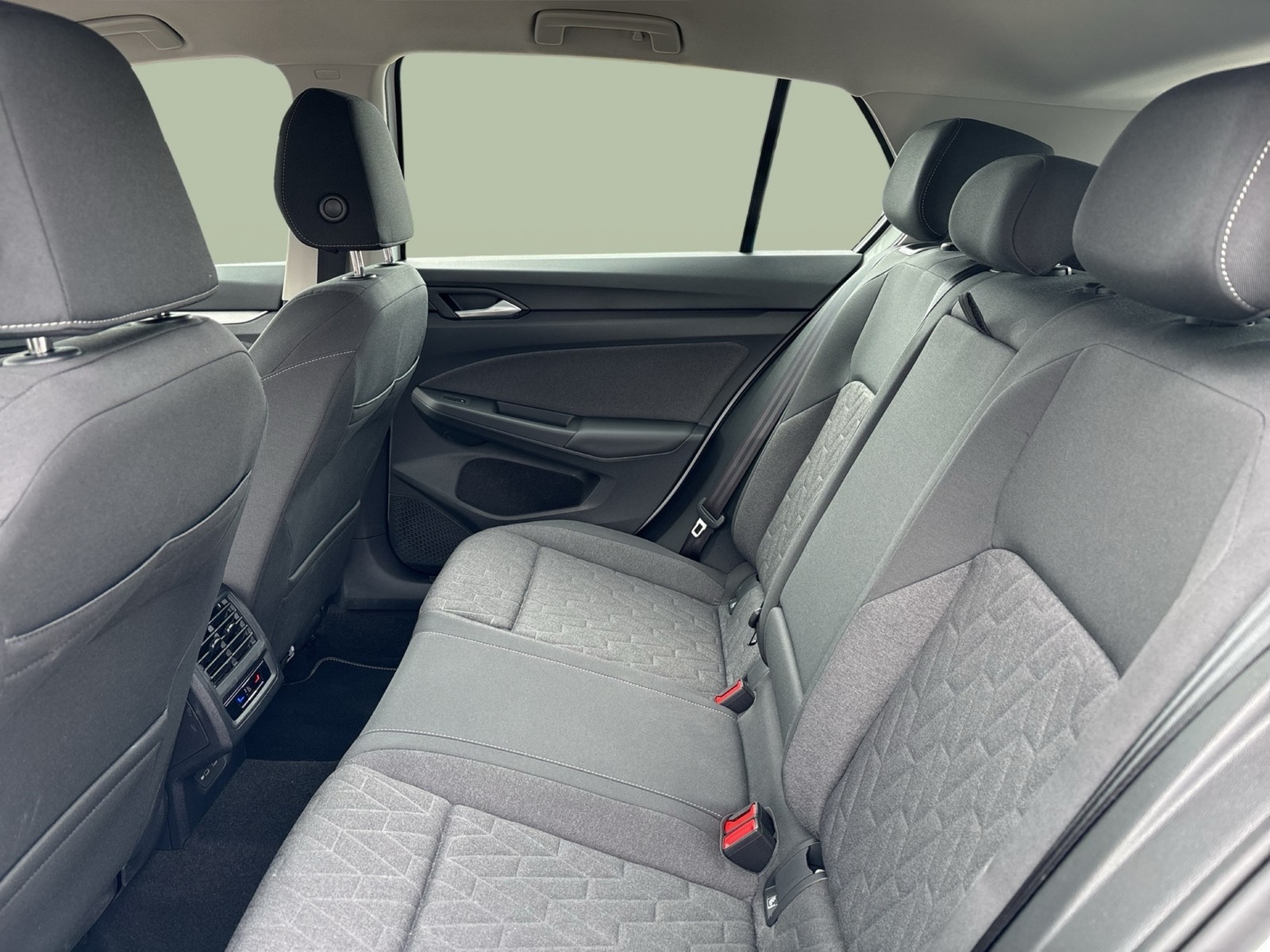 Volkswagen Golf VIII 1.5 LIFE CAM ACC NAVI CARPLAY SITZHEIZ