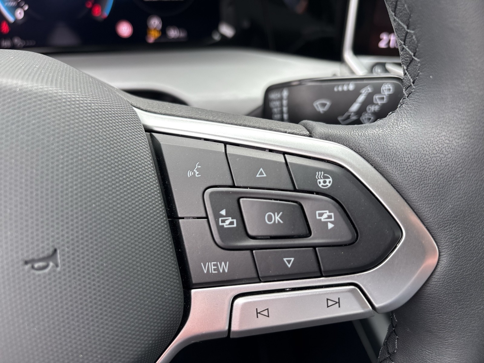 Volkswagen Golf VIII 1.5 LIFE CAM ACC NAVI CARPLAY SITZHEIZ