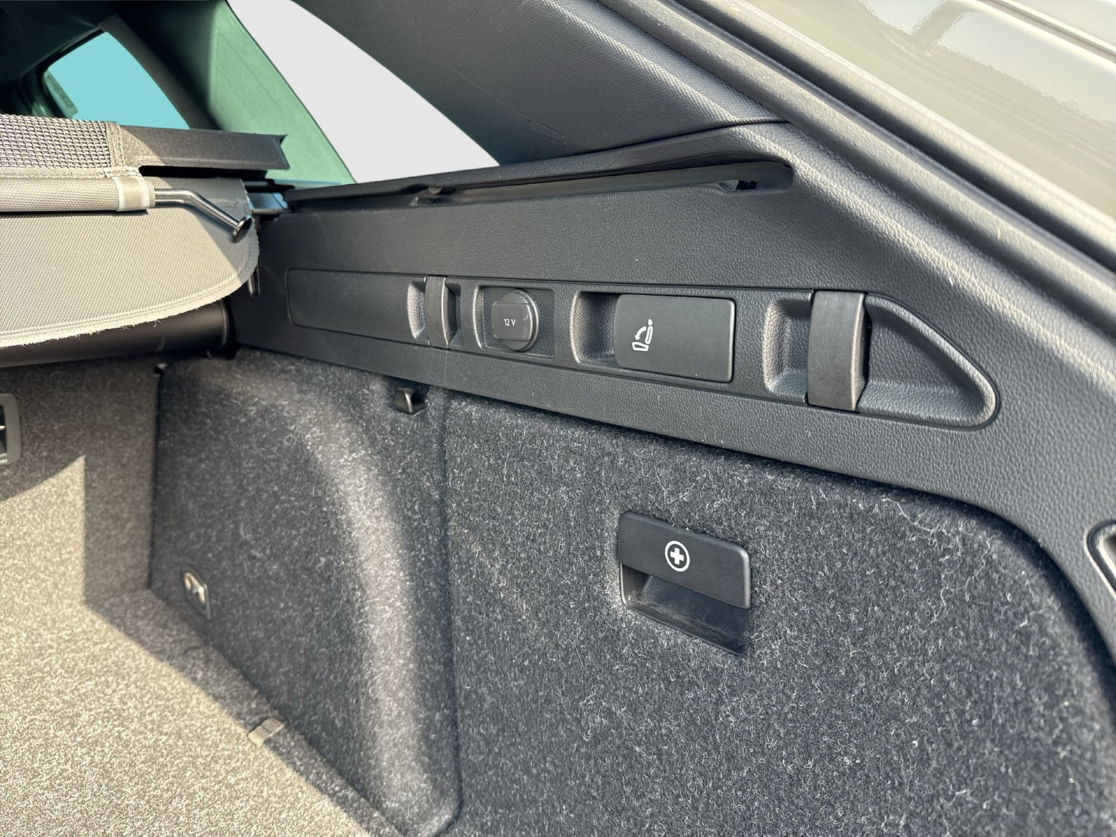 Skoda Superb Combi 1.4 iV SPORTLINE PANO STANDHZ. CAM