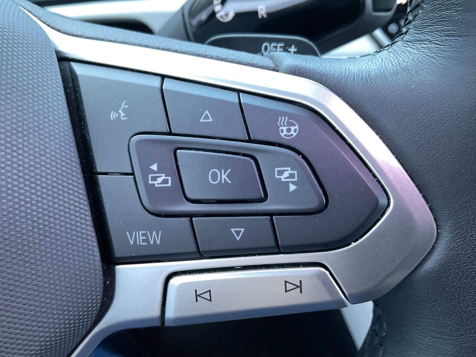 Volkswagen Tiguan 1.5 HYBRID ELEGANCE AHK CAM ACC LM18 NAVI