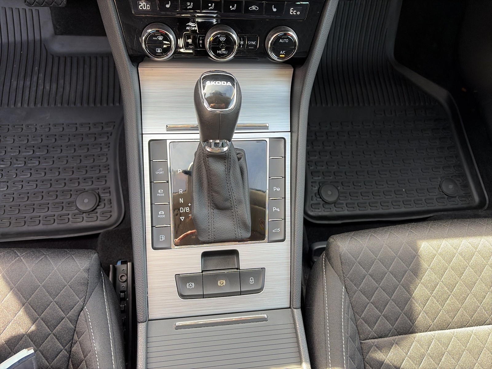 Skoda Superb Combi 1.4 iV STANDHZ. AHK CAM ACC EKLAPPE