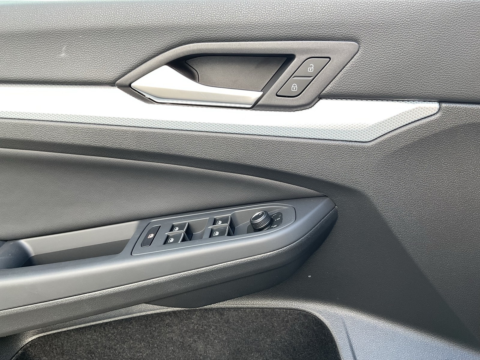 Volkswagen Golf Variant VIII 1.5 eTSI GOAL CAM ACC CARPLAY