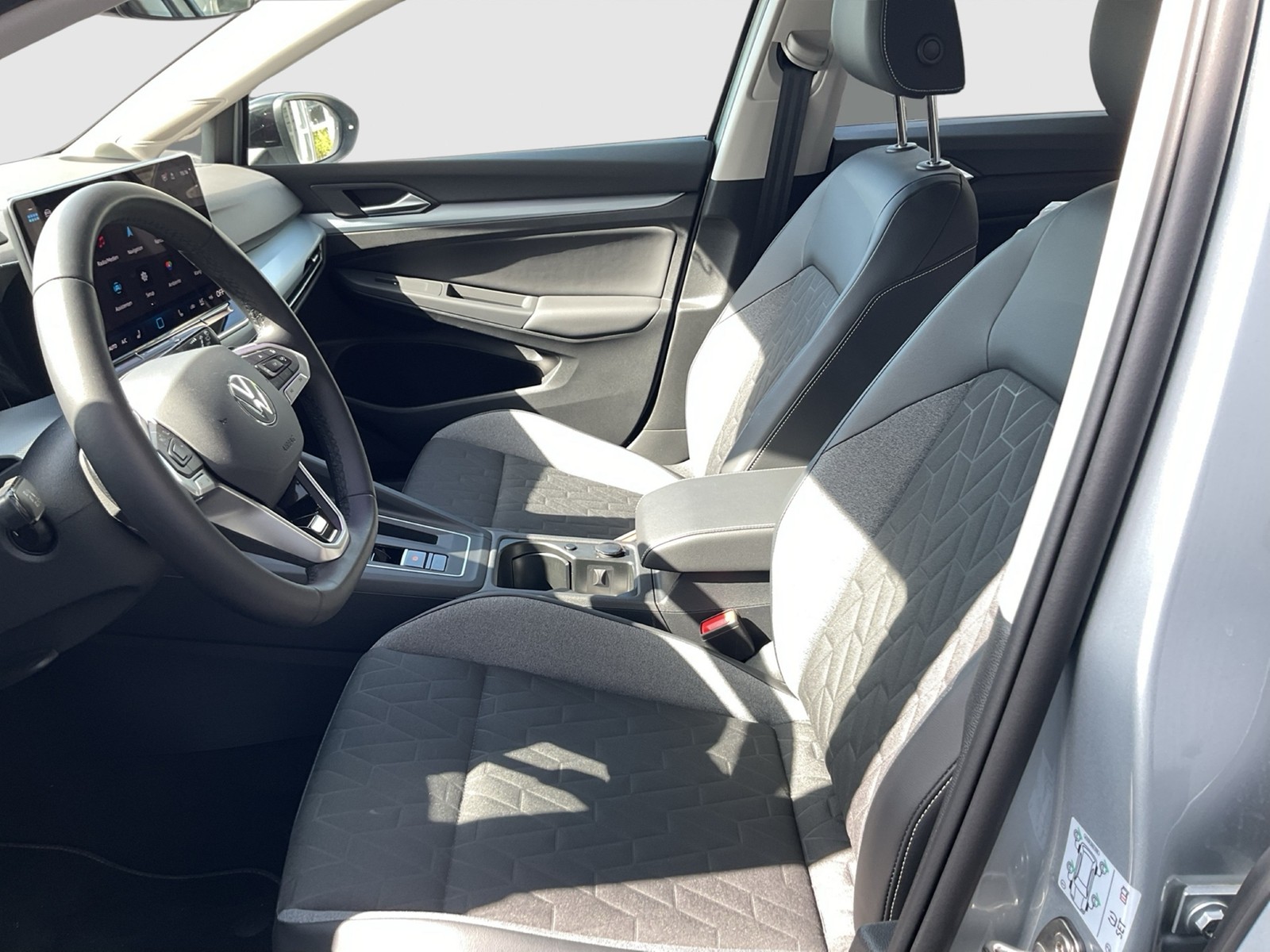 Volkswagen Golf Variant VIII 1.5 eTSI GOAL CAM ACC CARPLAY