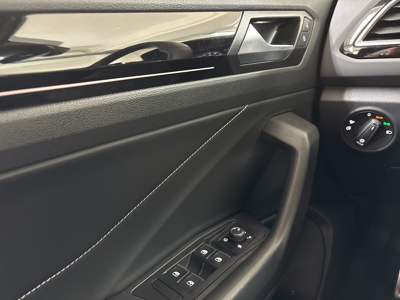 Volkswagen T-Roc Cabriolet 1.5 R-LINE AHK ACC LM17 LED+ NAVI