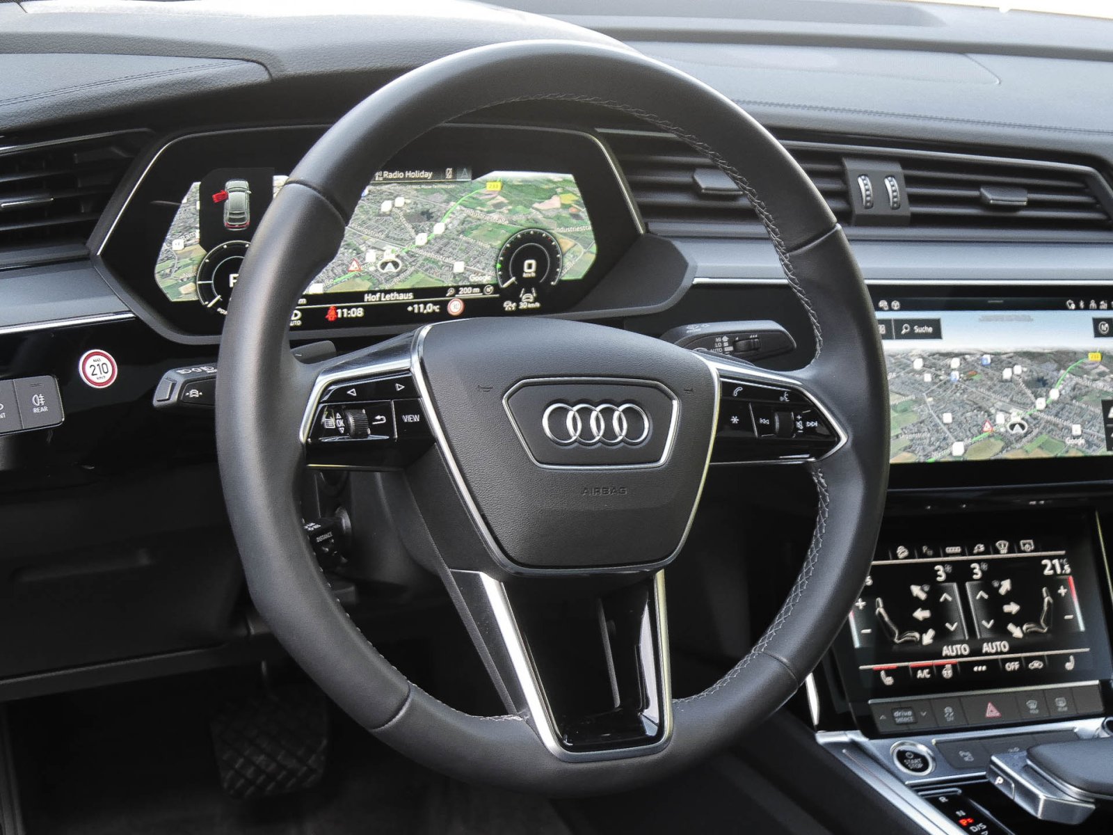 Audi Q8 e-tron Sportback 55 quattro S LINE LM22 PANO