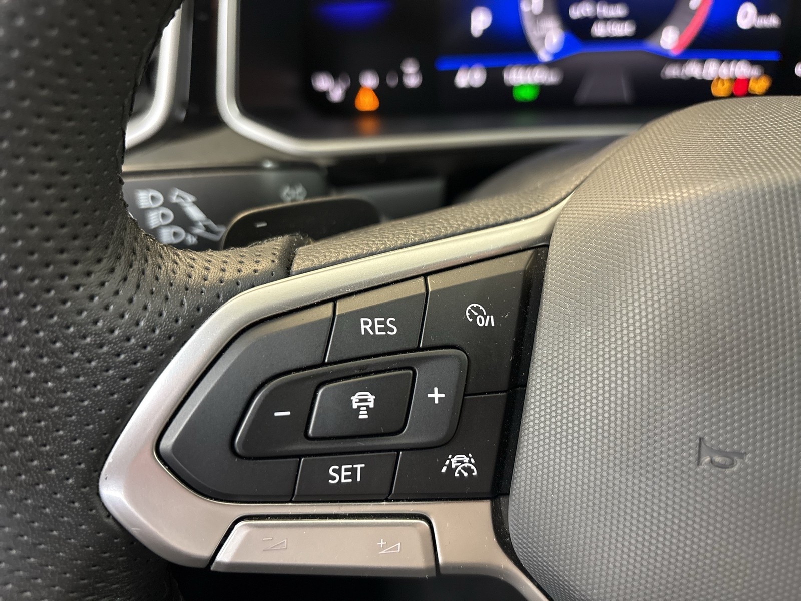 Volkswagen T-Roc Cabriolet 1.5 R-LINE AHK ACC LM17 LED+ NAVI