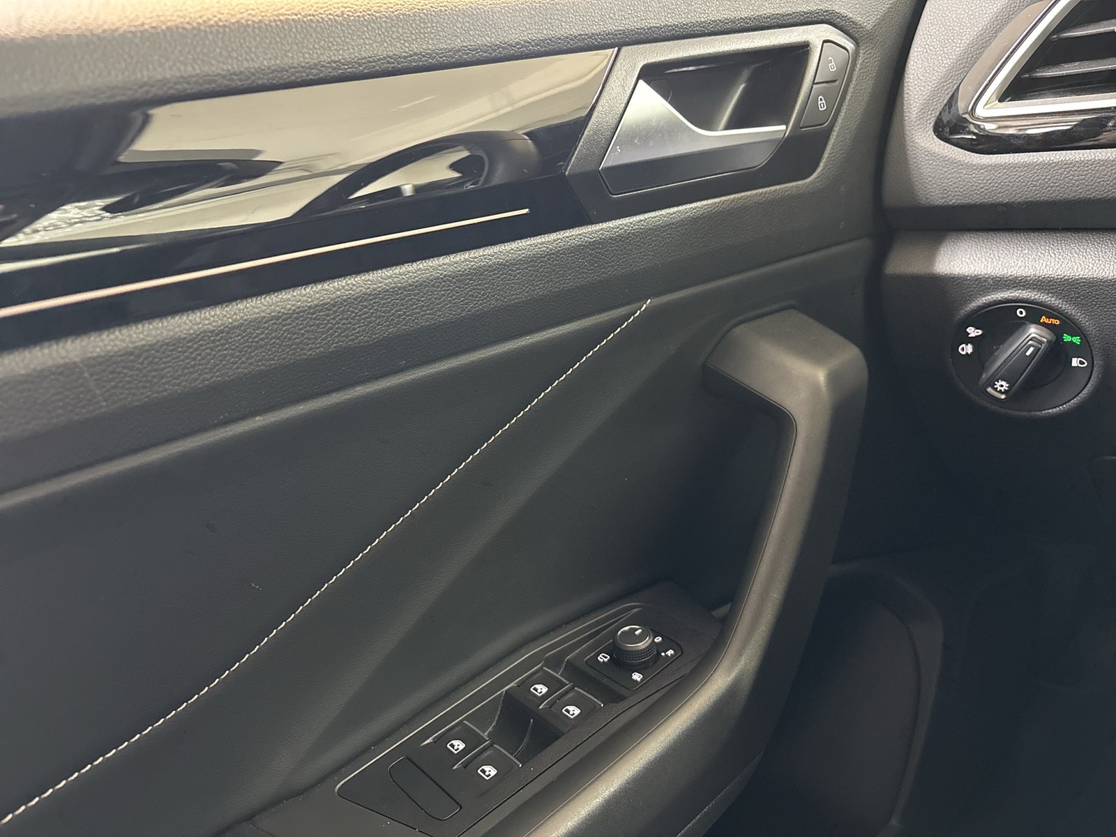 Volkswagen T-Roc Cabriolet 1.5 R-LINE AHK ACC LM17 LED+ NAVI